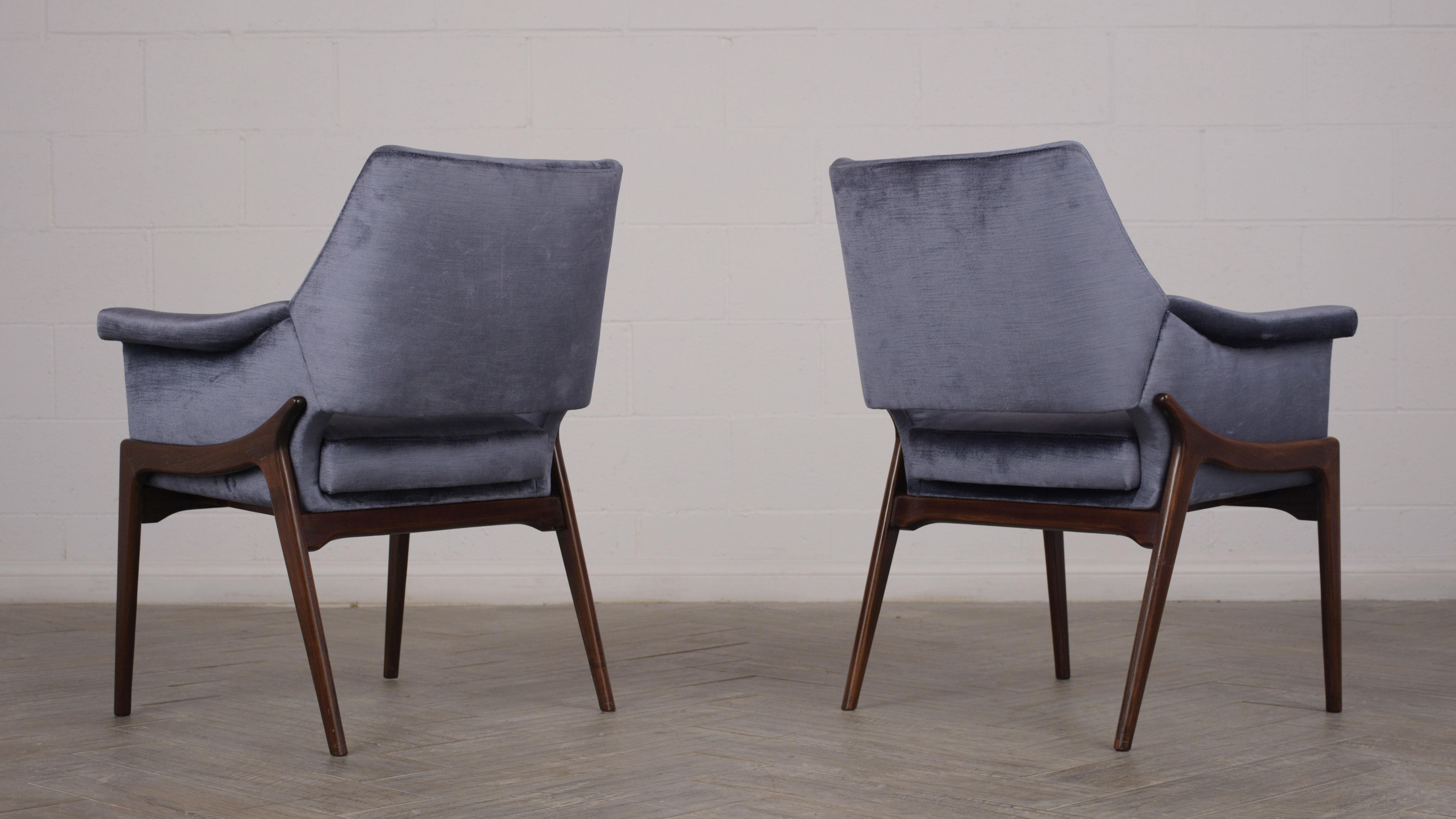 Pair of Modern Rosewood Chairs with Lacquered Finish 1