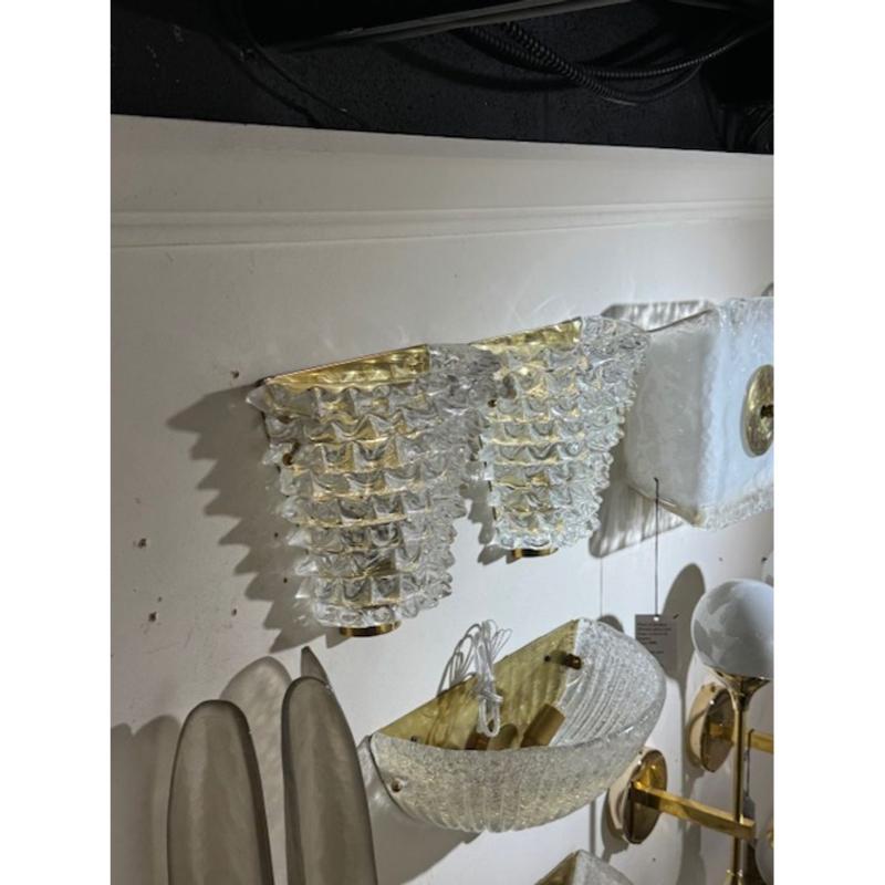 Pareja de apliques modernos Rostrada de cristal de Murano y latón Latón en venta