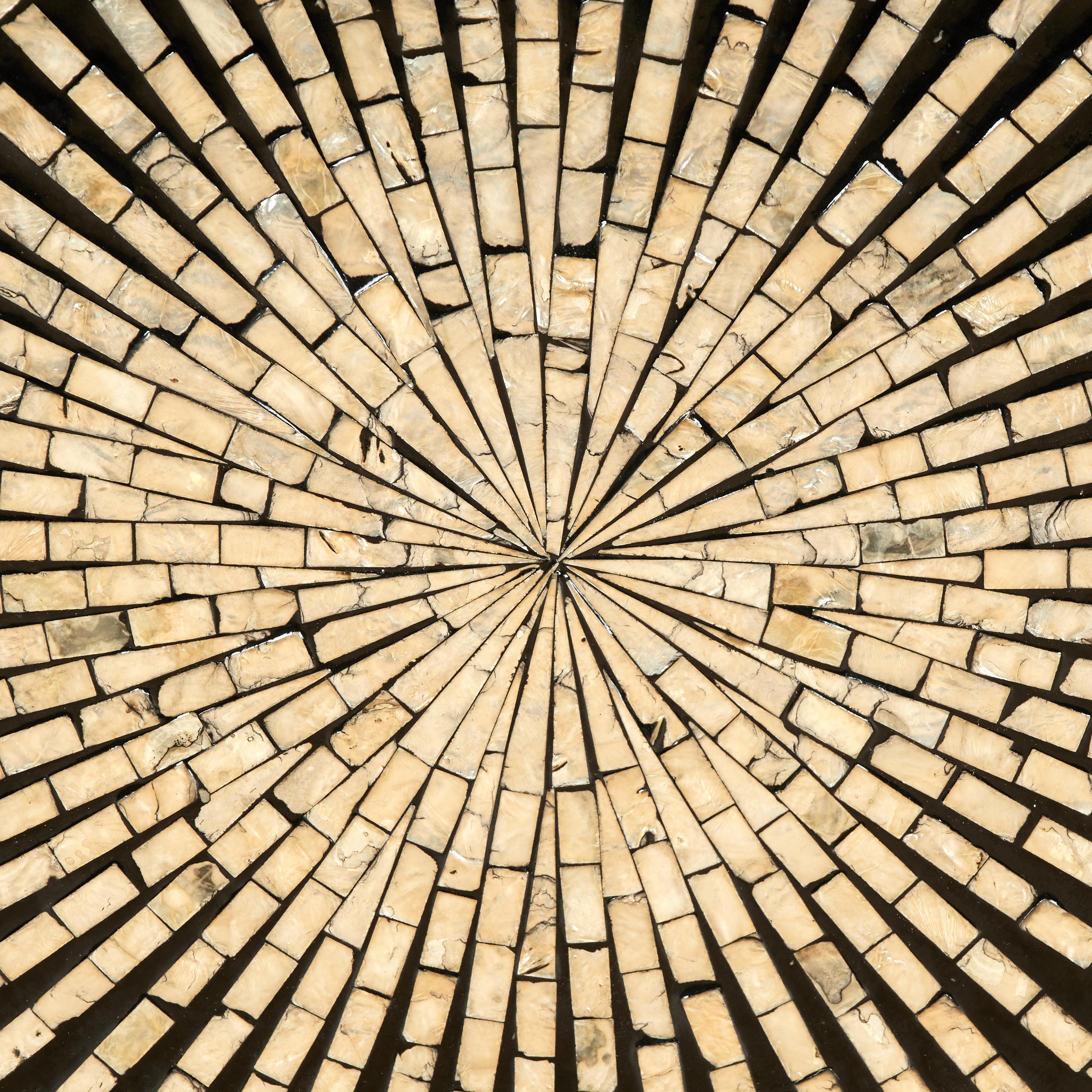 Ein Paar moderne runde Ständer mit Perlmutt im Angebot 5