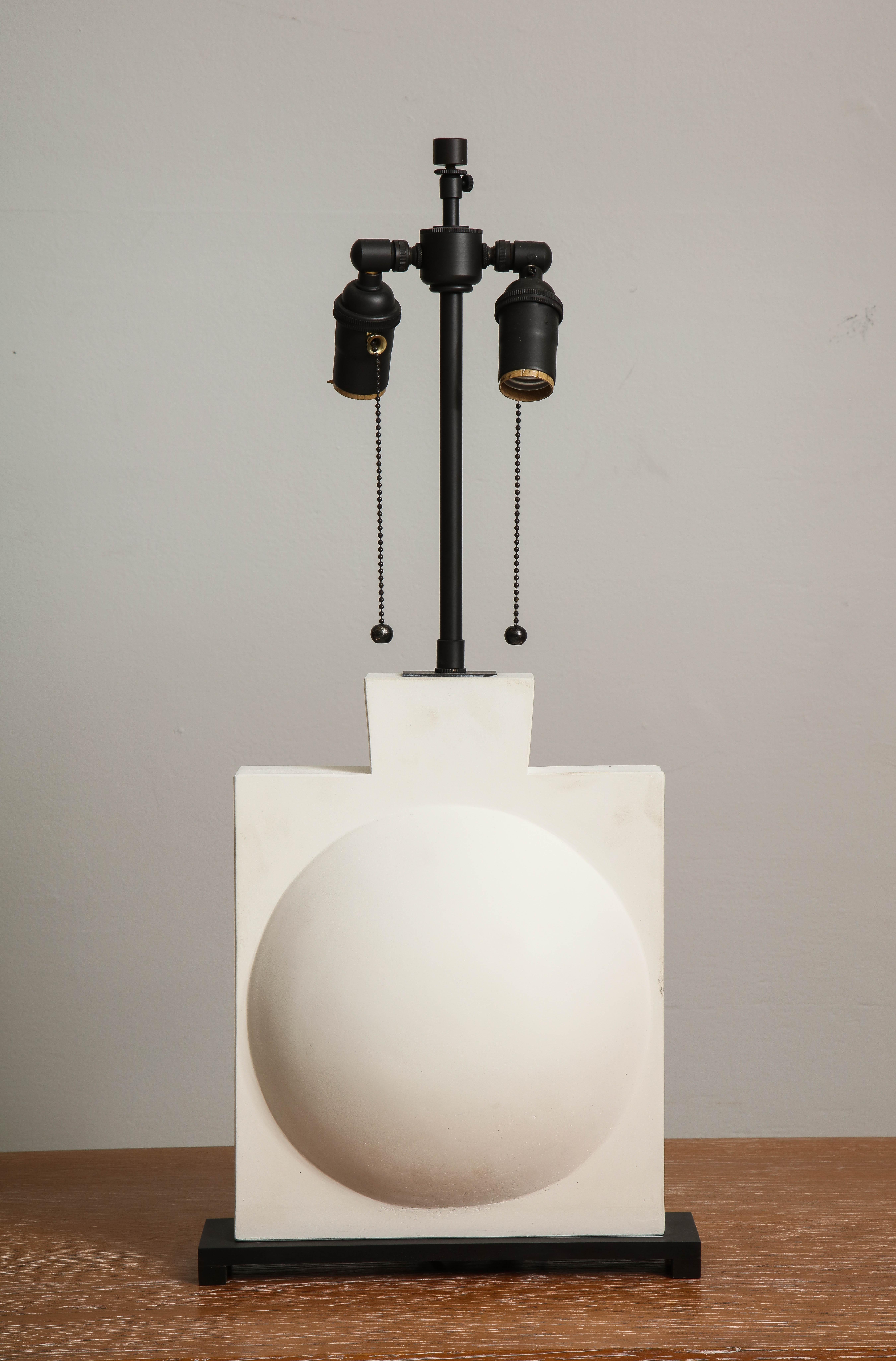 Custom Pair of Modern Sculptural Plaster Lamps In New Condition For Sale In New York, NY