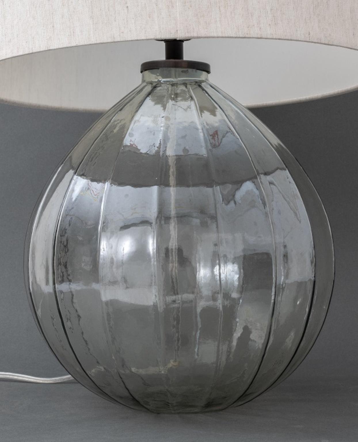 20th Century Pair of Modern Spherical Iridescent Glass Table Lamp For Sale