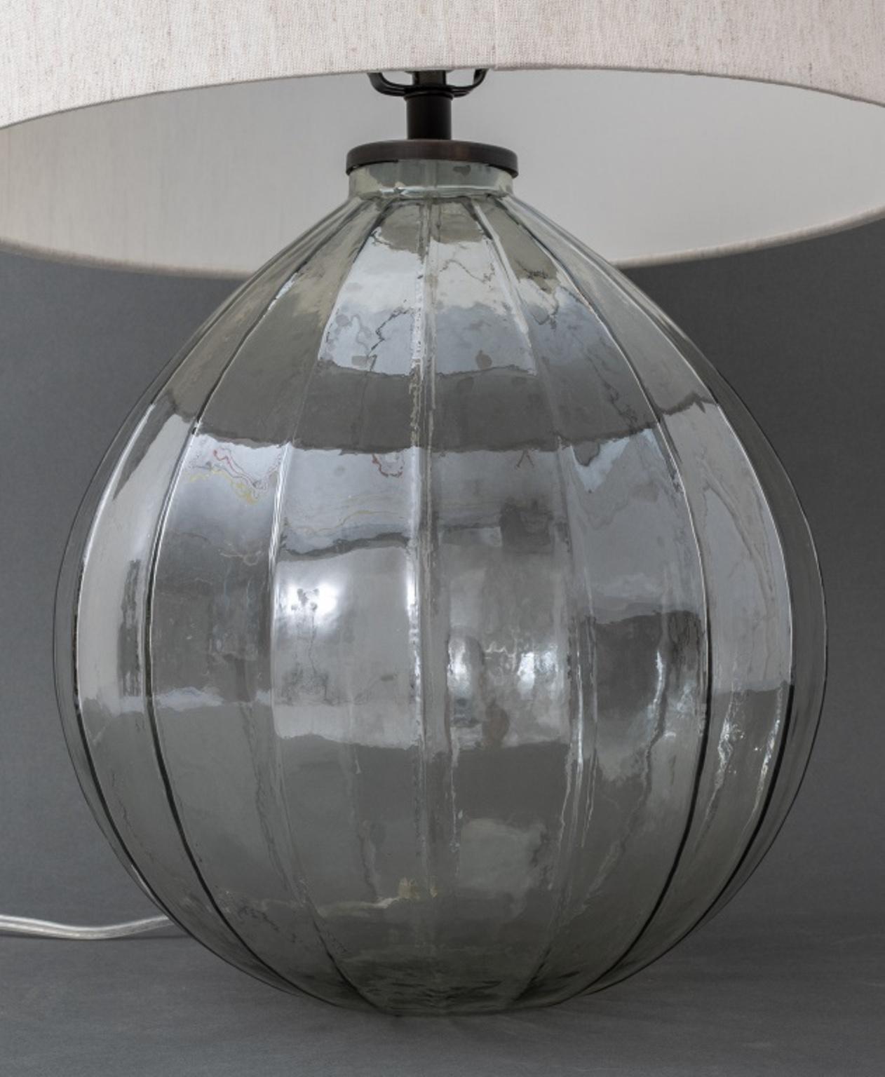 Pair of Modern Spherical Iridescent Glass Table Lamp For Sale 1