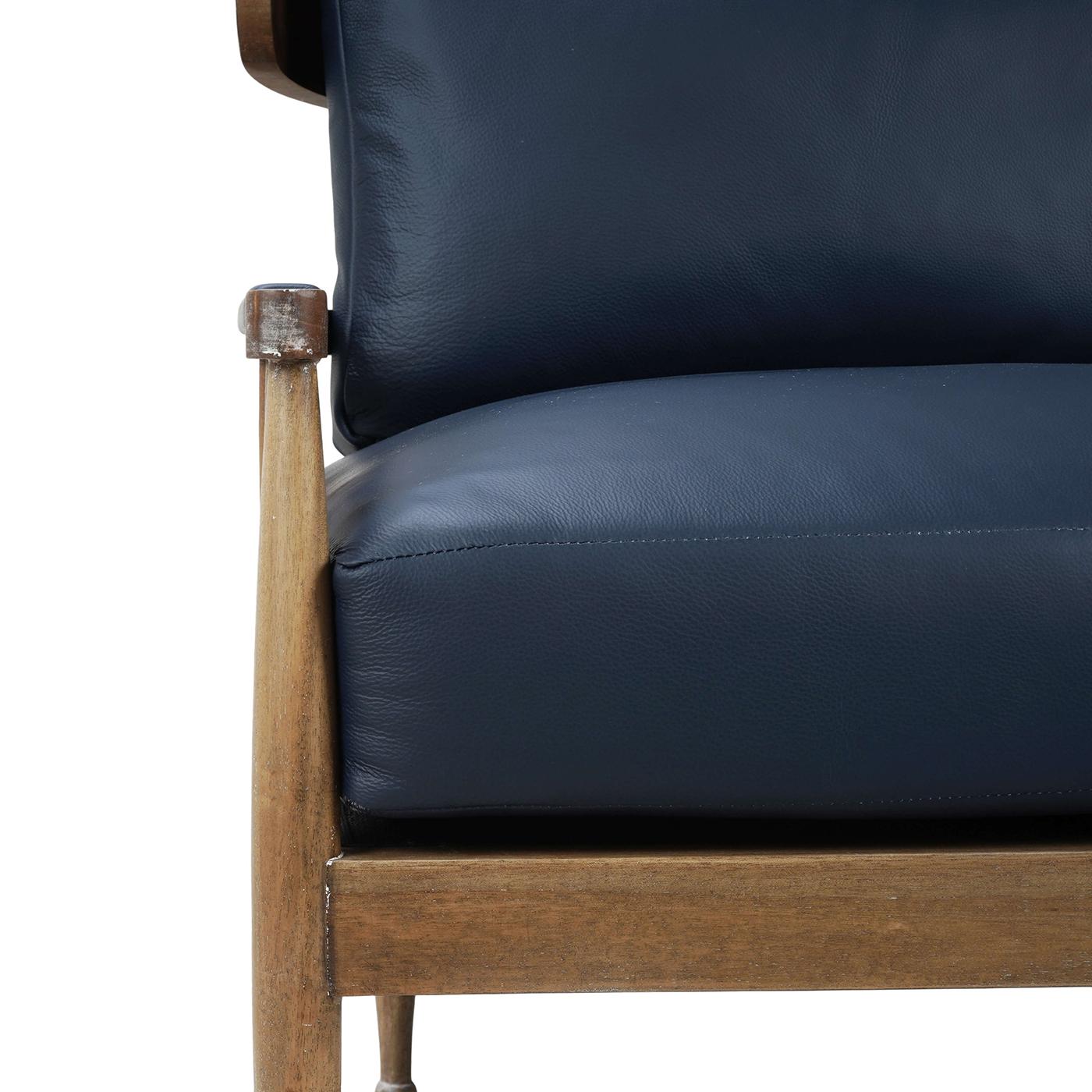 Cuir Paire de fauteuils modernes à fuseaux en vente