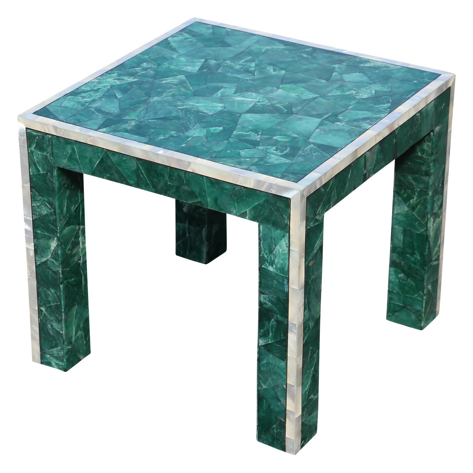 Ein Paar moderne quadratische Beistelltische aus Mosaikstein mit grünem Nephrit „Malachit“ (Asiatisch)