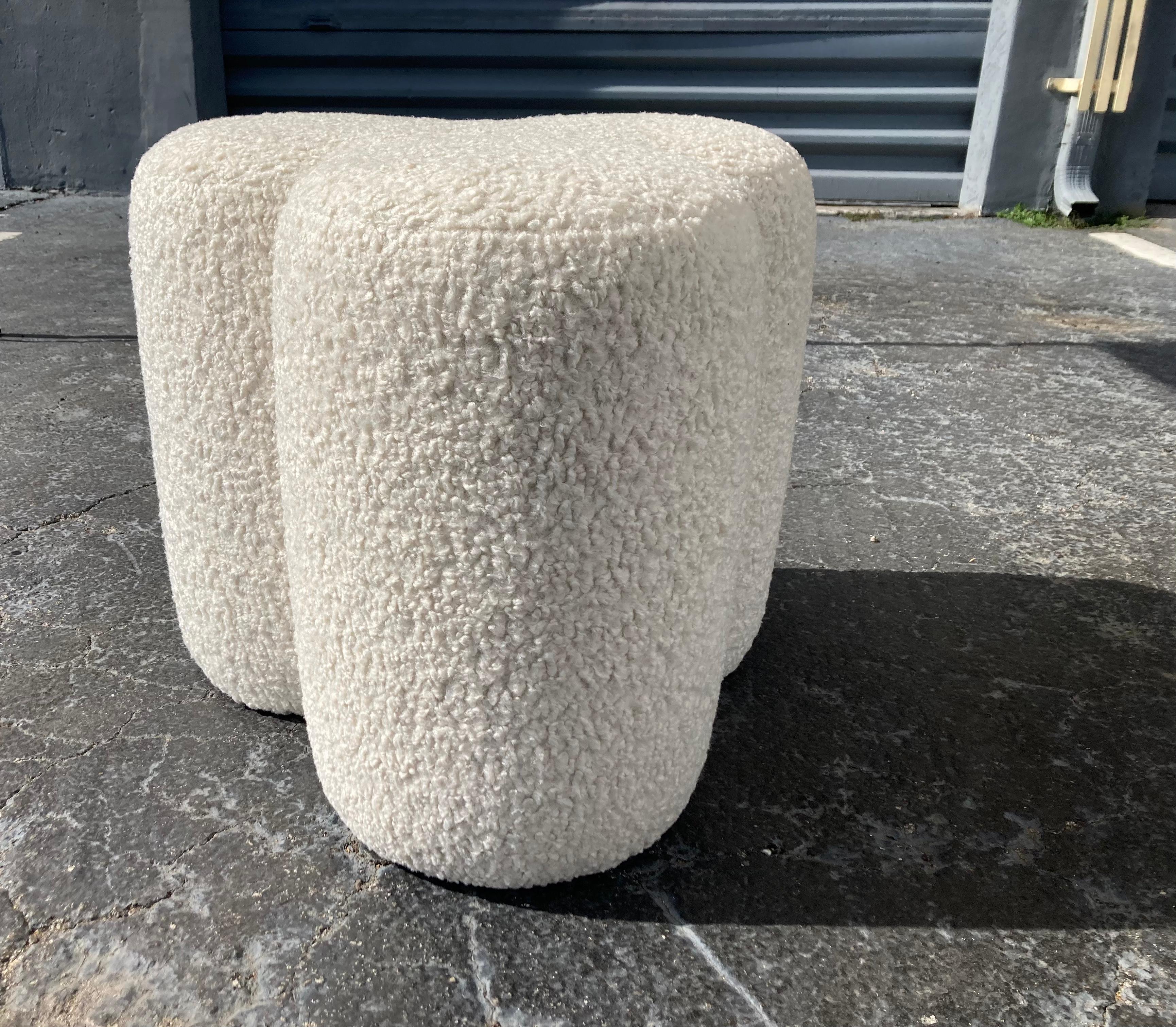 Pair of Modern Stools Ottomans, Ivory Boucle Fabric For Sale 4