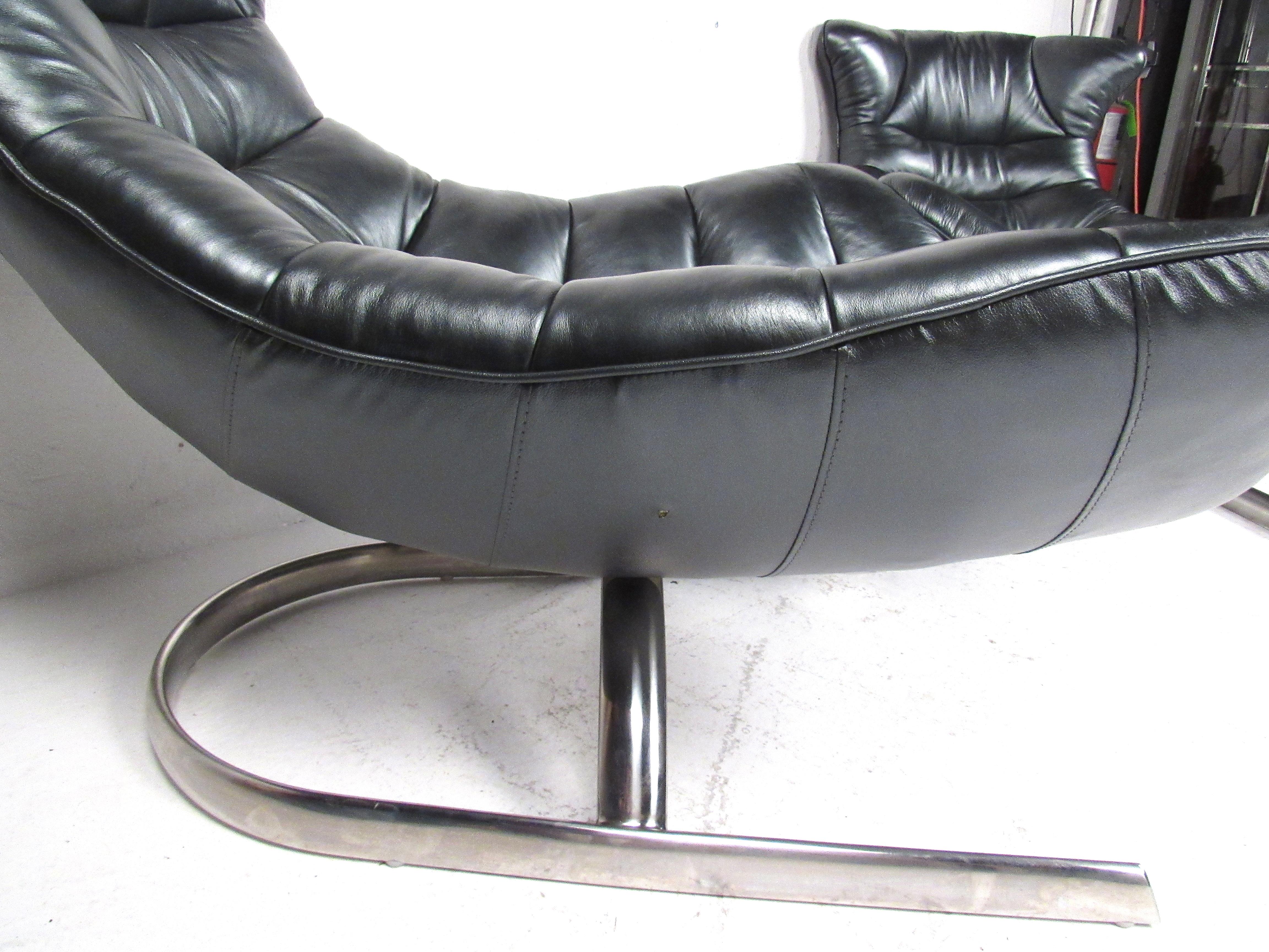 American Pair of Modern Style Low Slung Leather Lounge Chairs For Sale