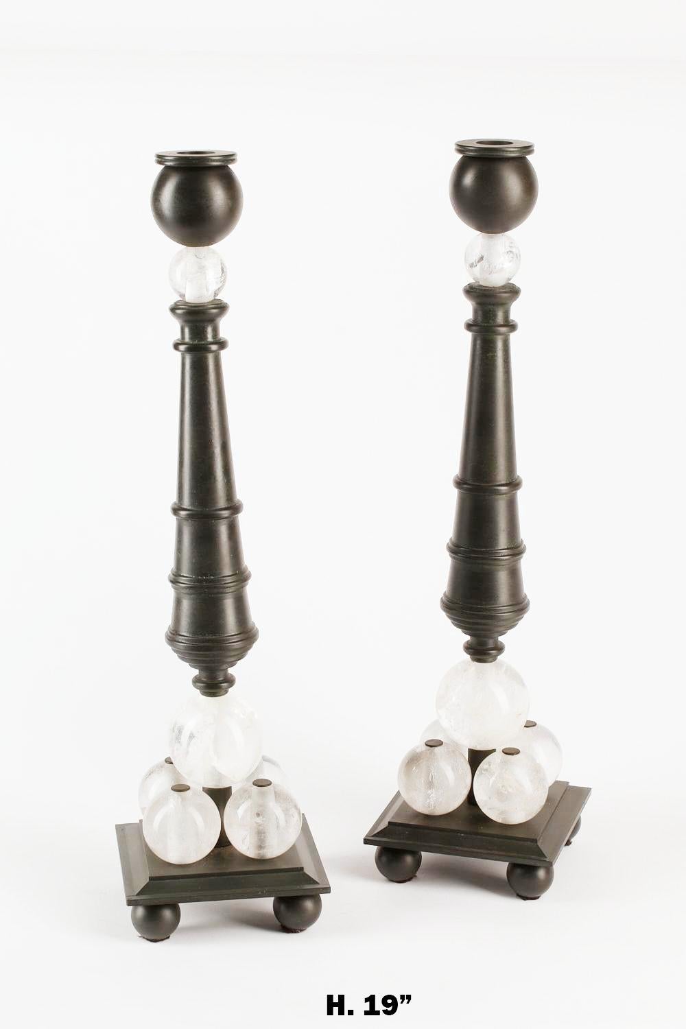 Coppia di candelabri in cristallo di rocca in bronzo in stile moderno in vendita 2