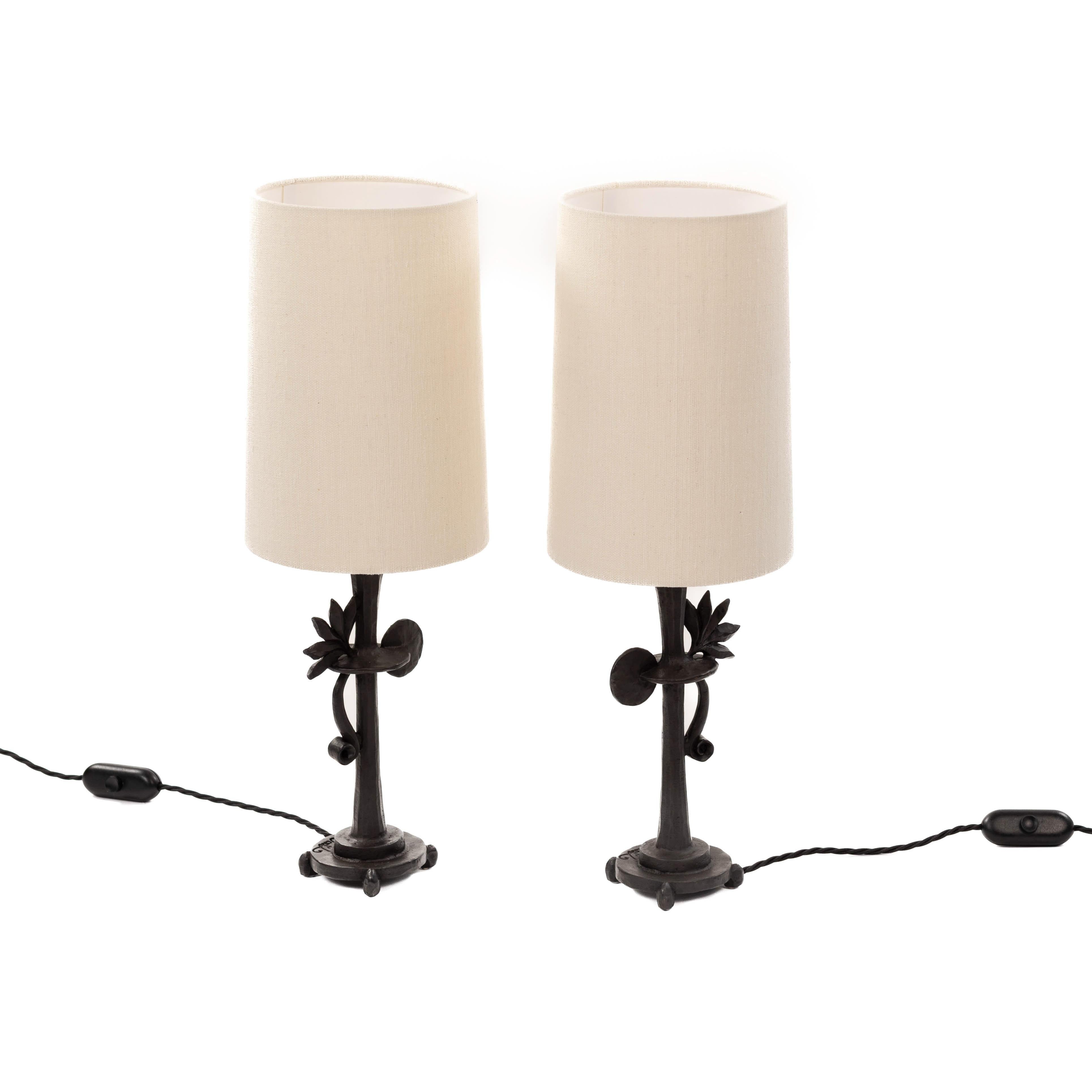 Cast Pair of Modern Stylised Bronze Table Lamps by Nicolas de Waël for Fondica 1990s For Sale