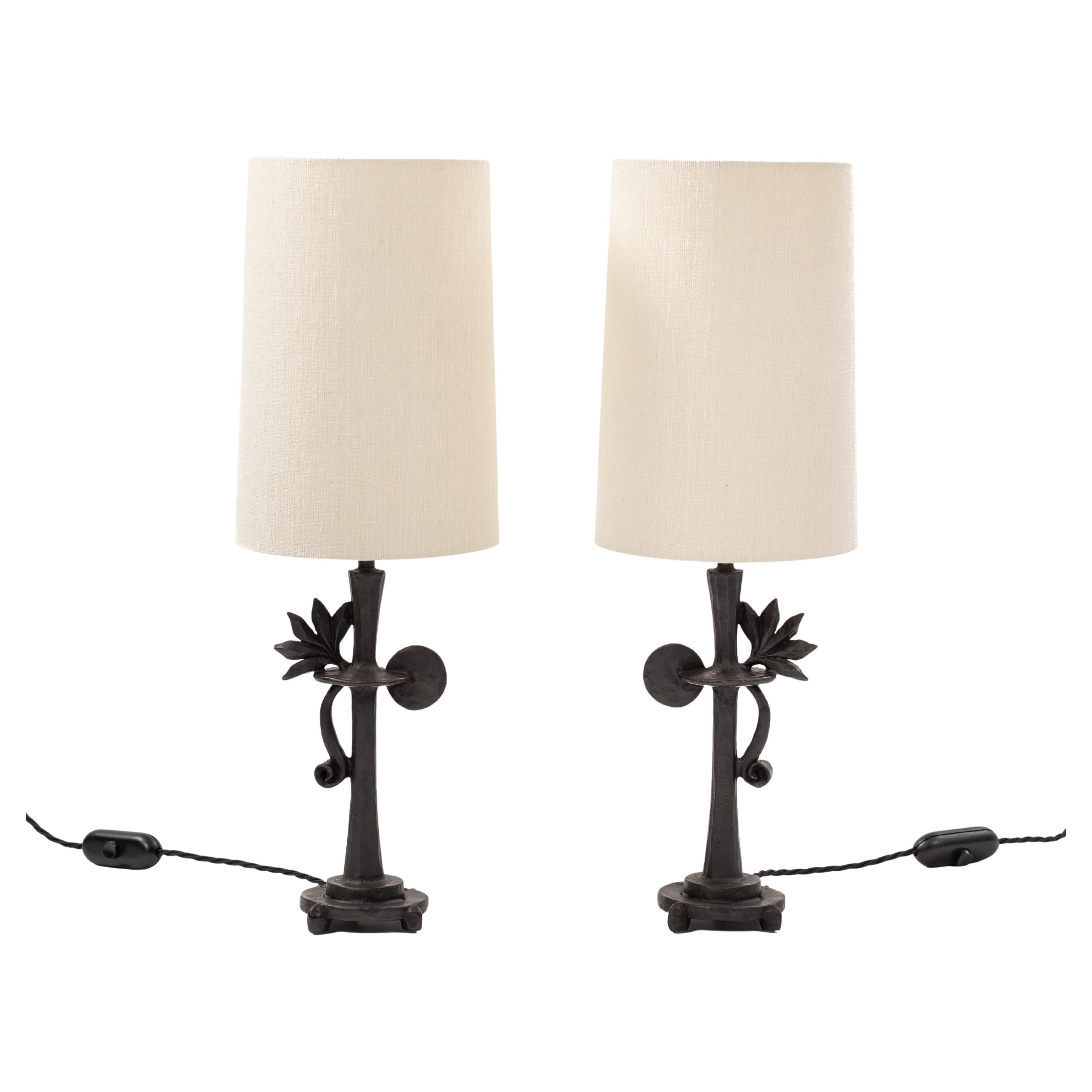 Coppia di lampade da tavolo moderne in bronzo stilizzato di Nicolas de Waël per Fondica anni '90