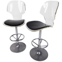 Paar moderne drehbare Barhocker aus Acryl