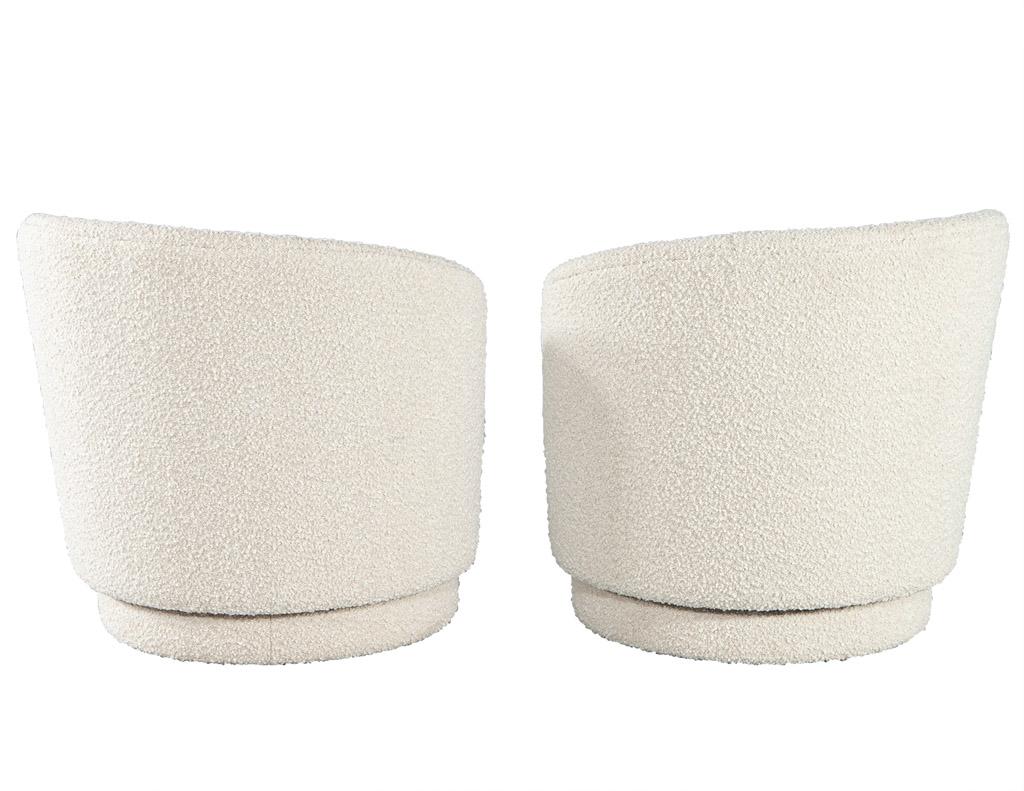 Pair of Modern Swivel Chairs in Boucle Cream Fabric For Sale 6
