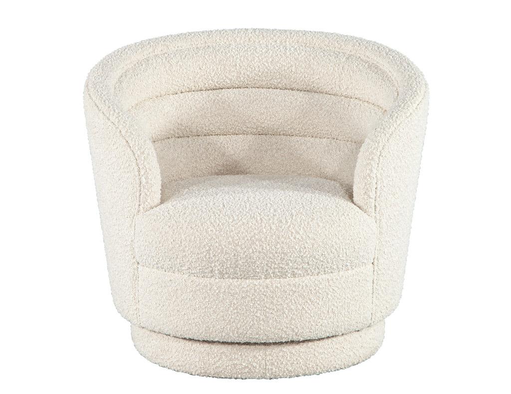 Pair of Modern Swivel Chairs in Boucle Cream Fabric For Sale 7