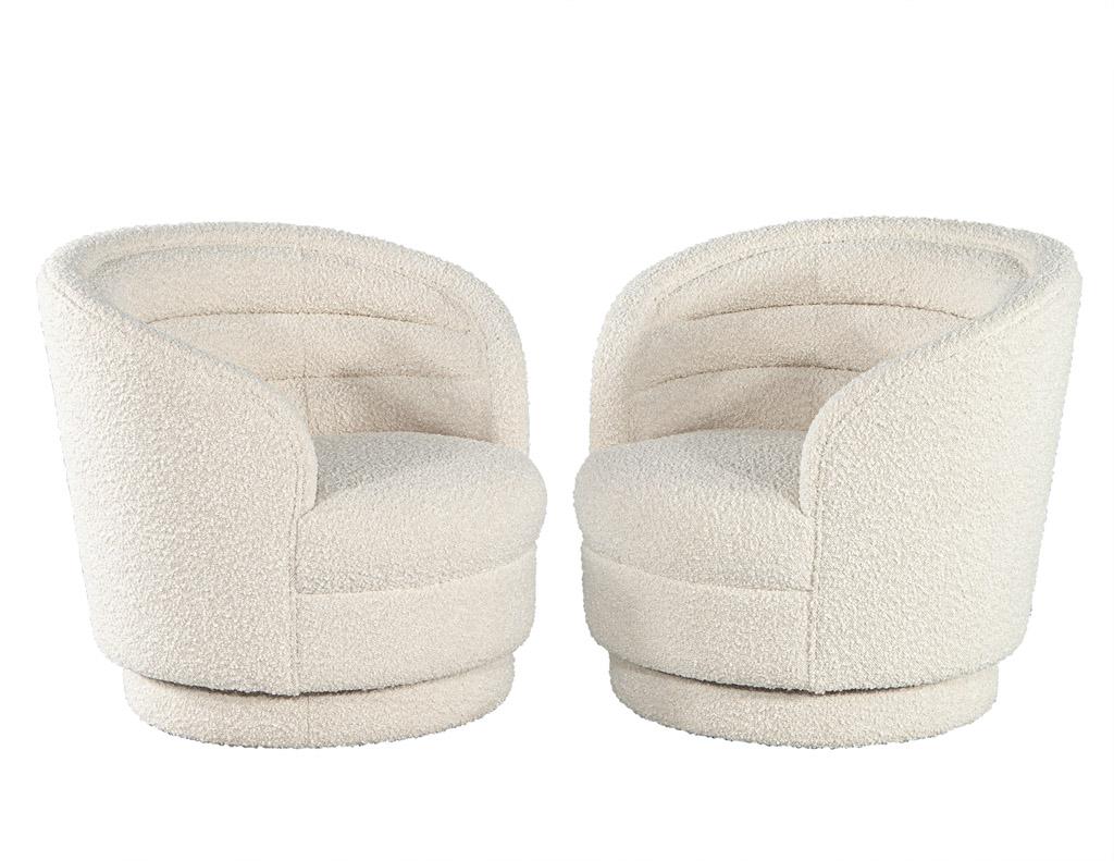 Pair of Modern Swivel Chairs in Boucle Cream Fabric For Sale 2
