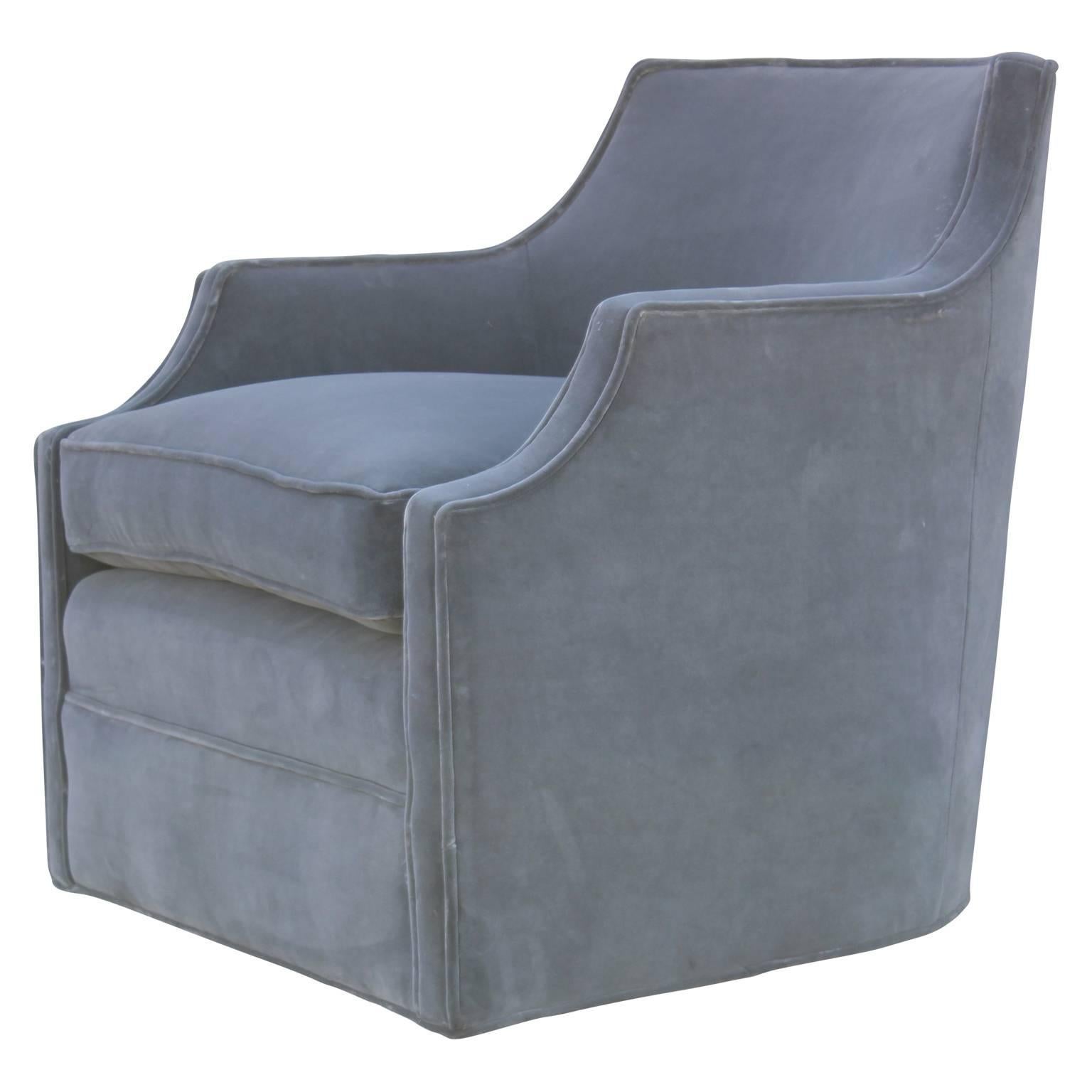 Mid-Century Modern Pair of Modern Swivel Chairs in Grey Velvet in the Style of Baker Furniture