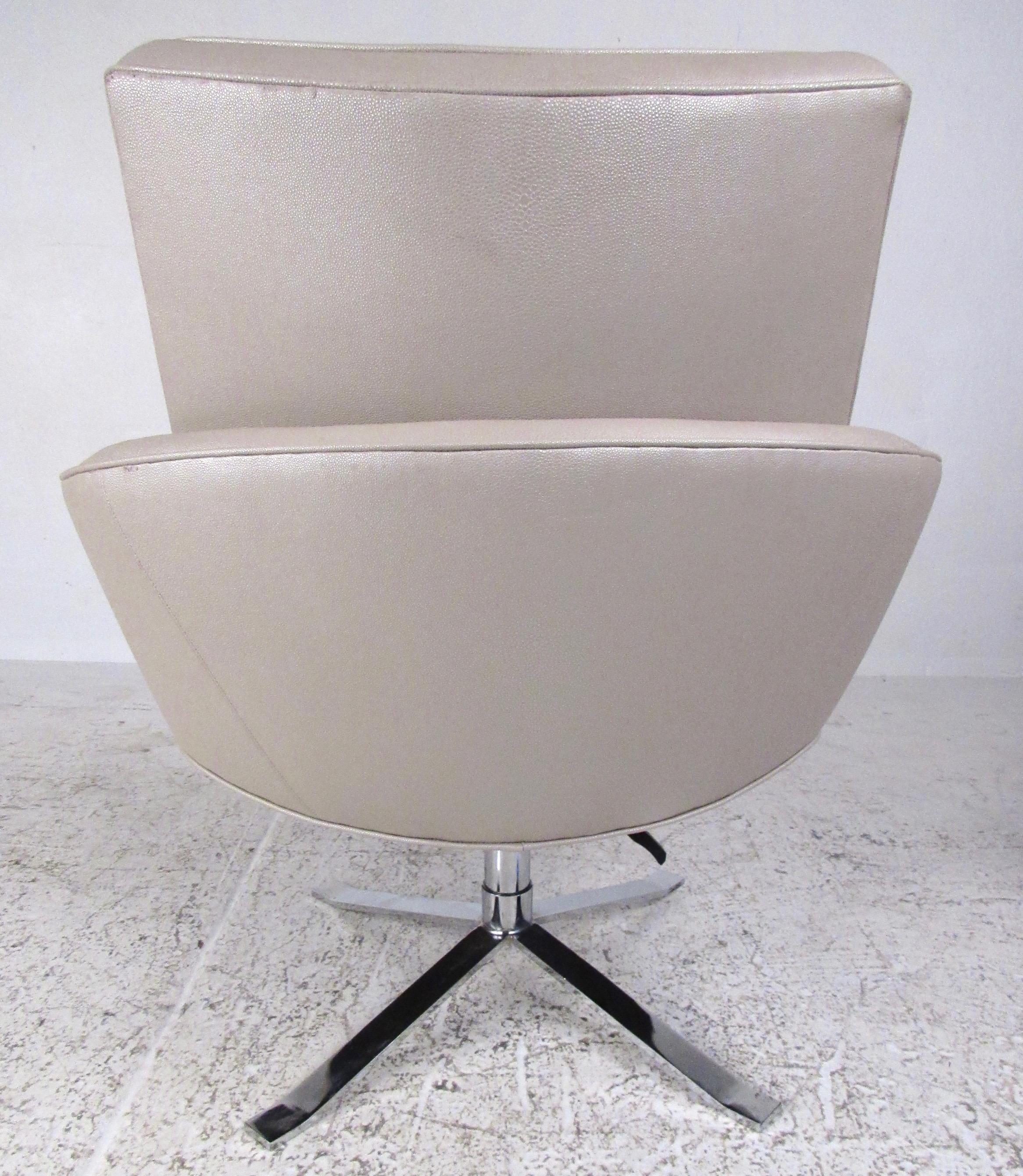 Pair of Modern Swivel Lounge Chairs For Sale 6