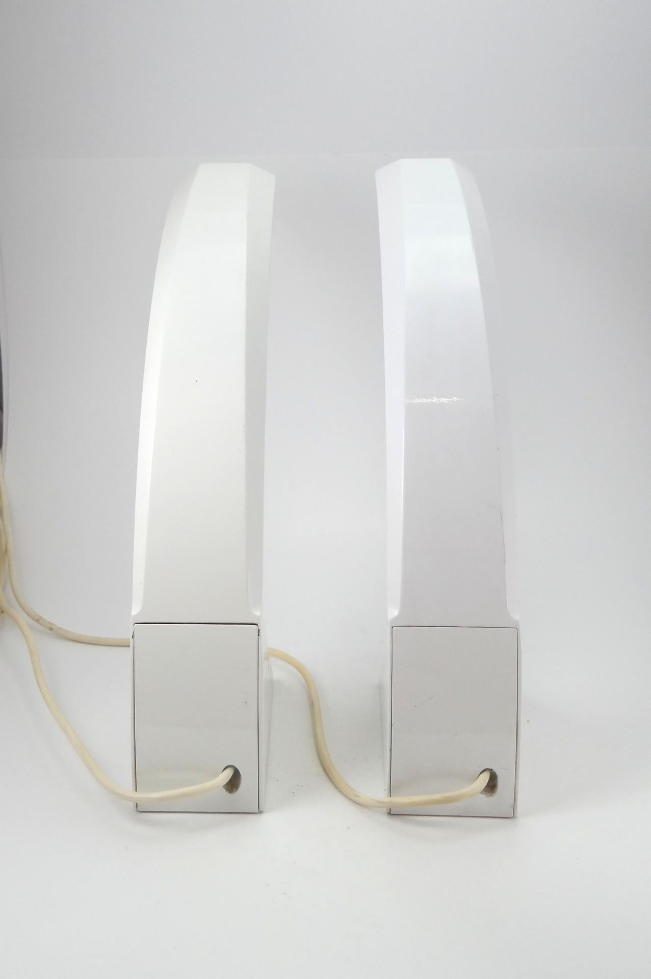 Pair of Late 20th Century Modern White Table / Desk Lamps, 1980s For Sale 9