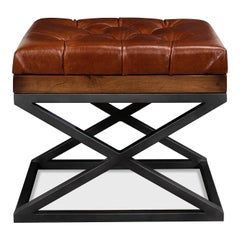 Paire de tabourets modernes en cuir touffet  cadre en forme de X