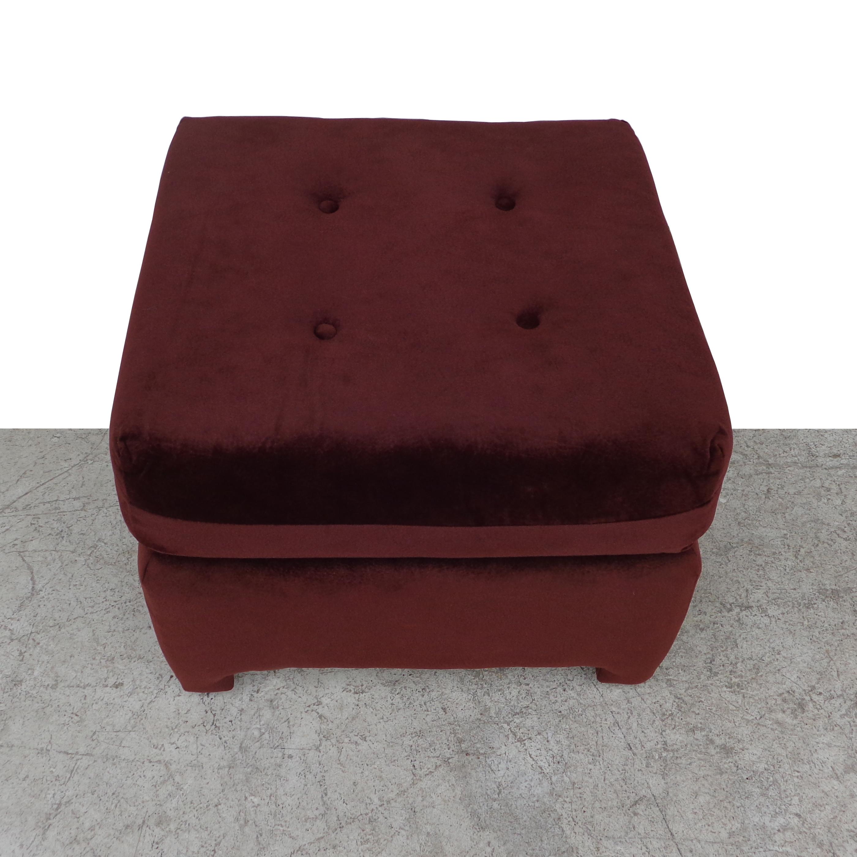 20th Century Pair of Modern Tufted Ottomans For Sale