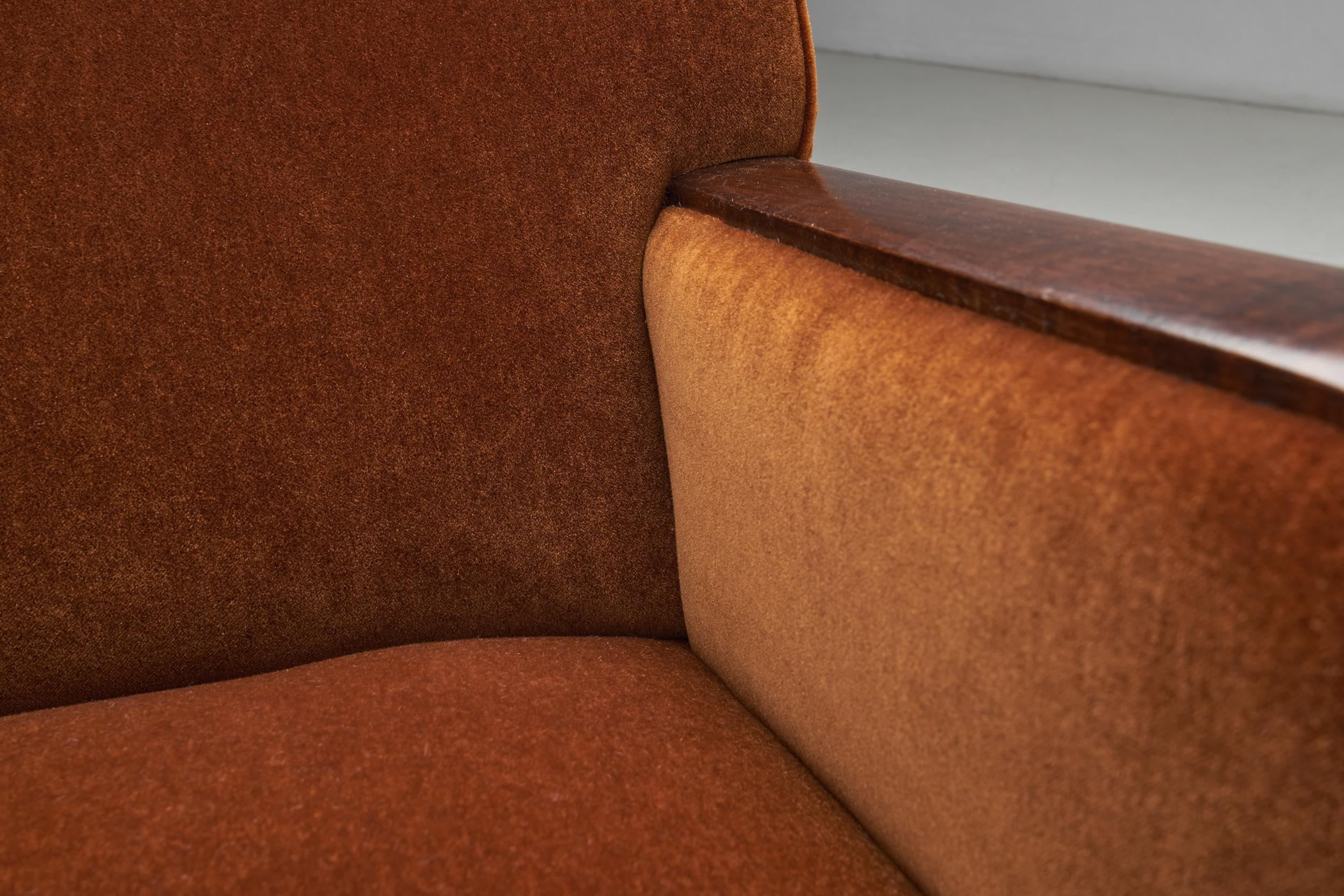 Coppia di poltrone moderne imbottite, Scandinavia Prima metà del XX secolo in vendita 4