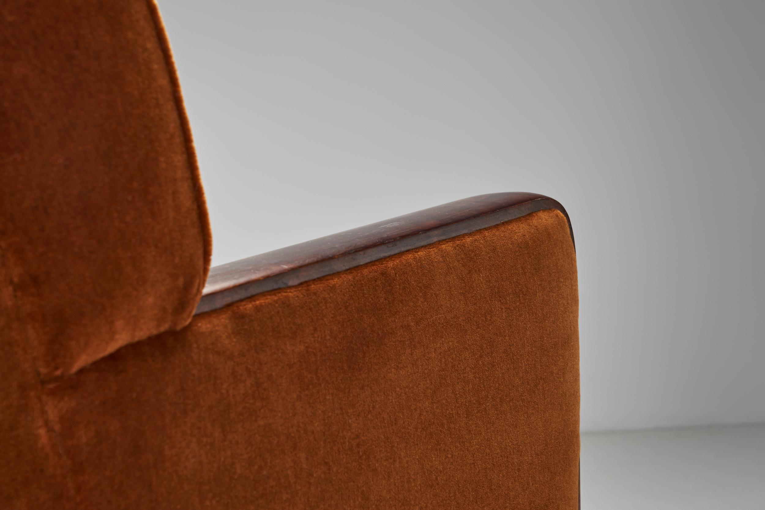 Coppia di poltrone moderne imbottite, Scandinavia Prima metà del XX secolo in vendita 9