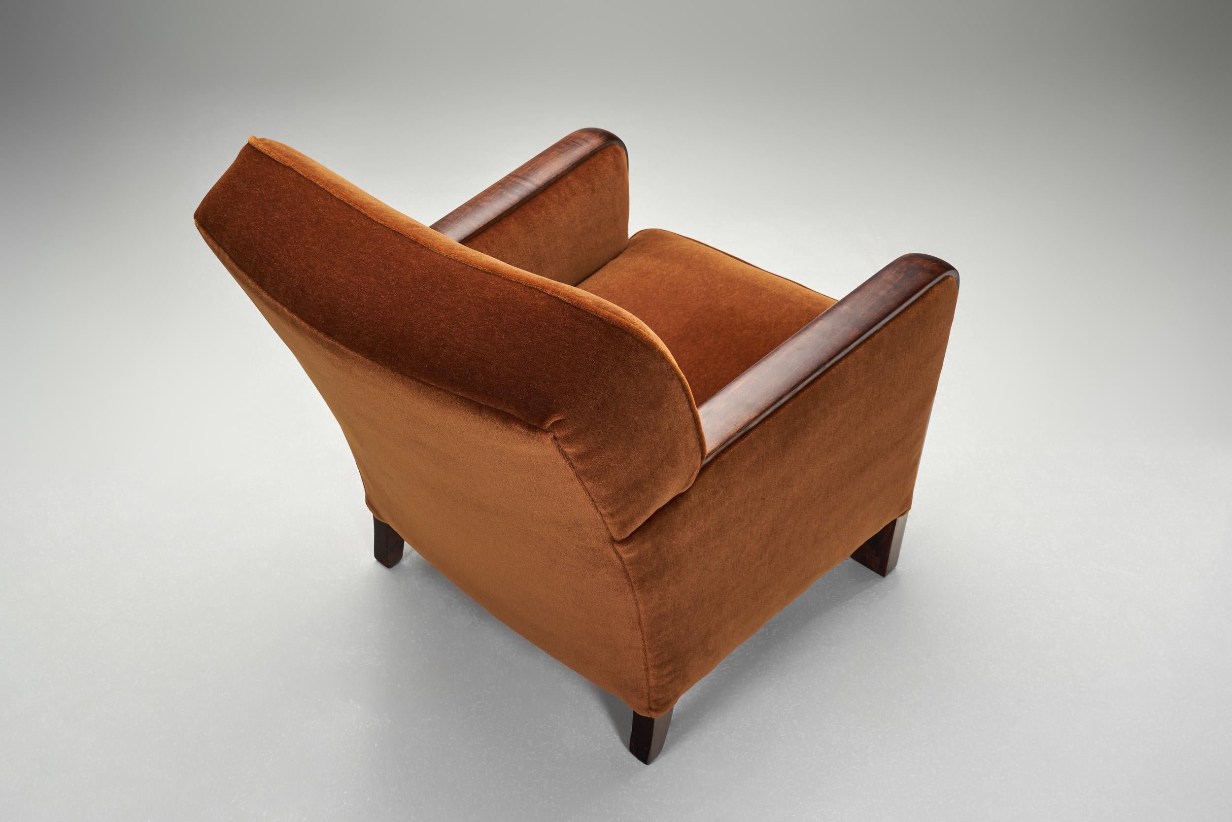 Tessuto Coppia di poltrone moderne imbottite, Scandinavia Prima metà del XX secolo in vendita