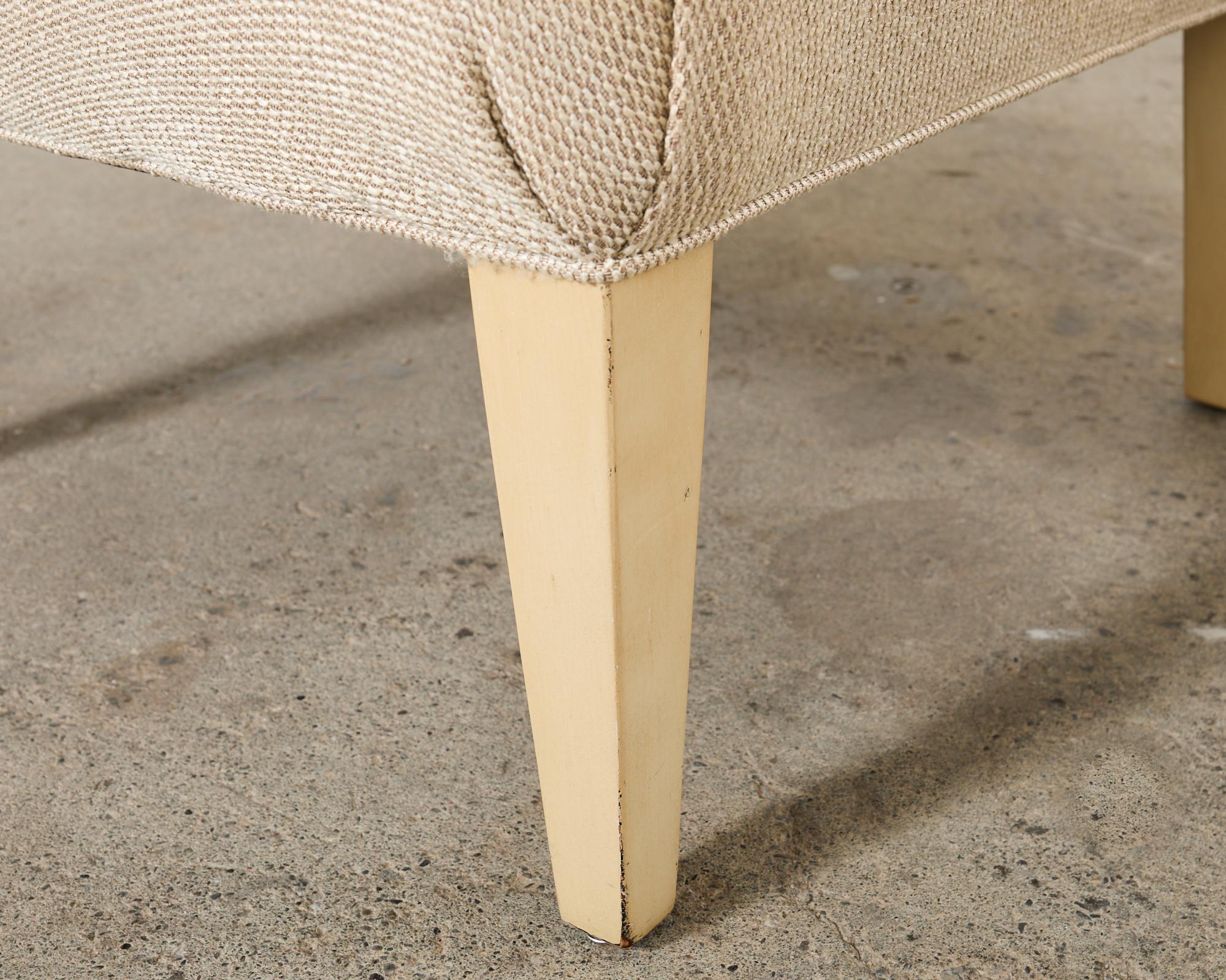 Coppia di sedie moderne imbottite in legno duro Slipper Chairs in vendita 4