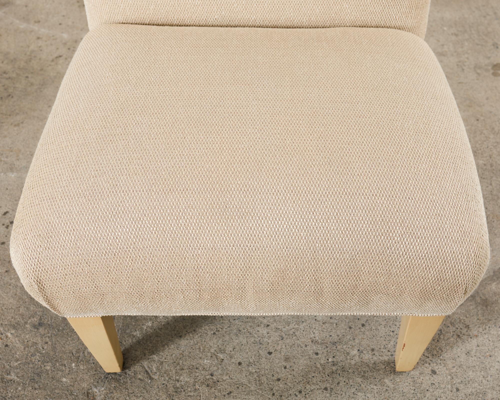 Coppia di sedie moderne imbottite in legno duro Slipper Chairs in vendita 11