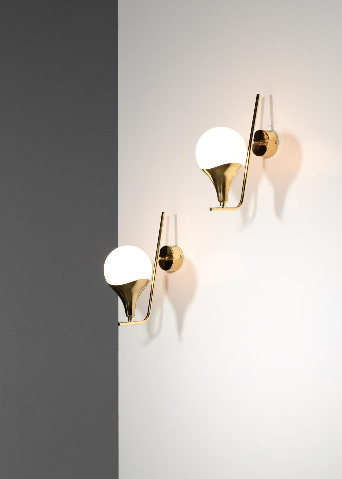 Pair of Modern Wall Light in the Style of Gino Sarfatti, Italian Design For Sale 3