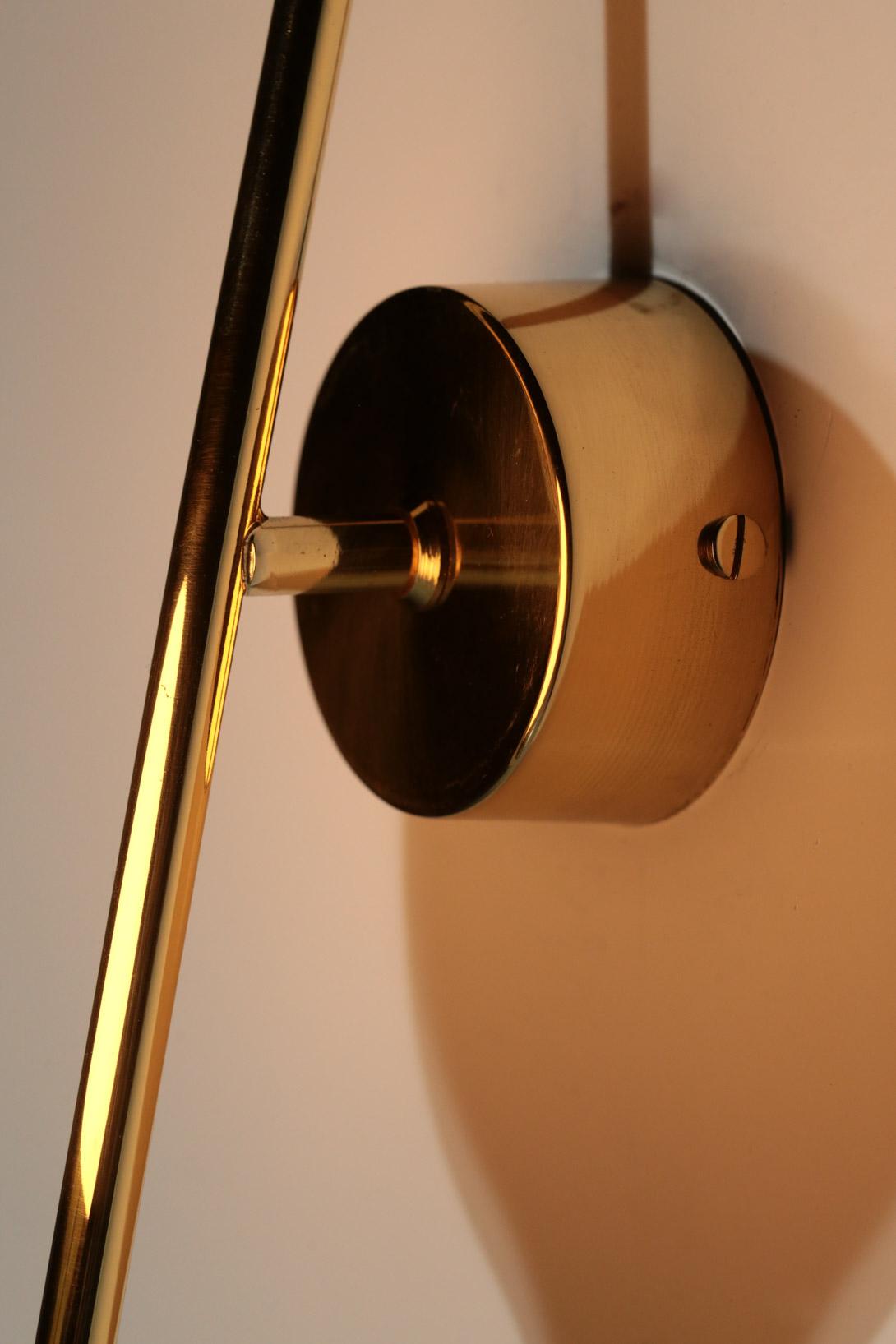 Pair of Modern Wall Light in the Style of Gino Sarfatti, Italian Design For Sale 7