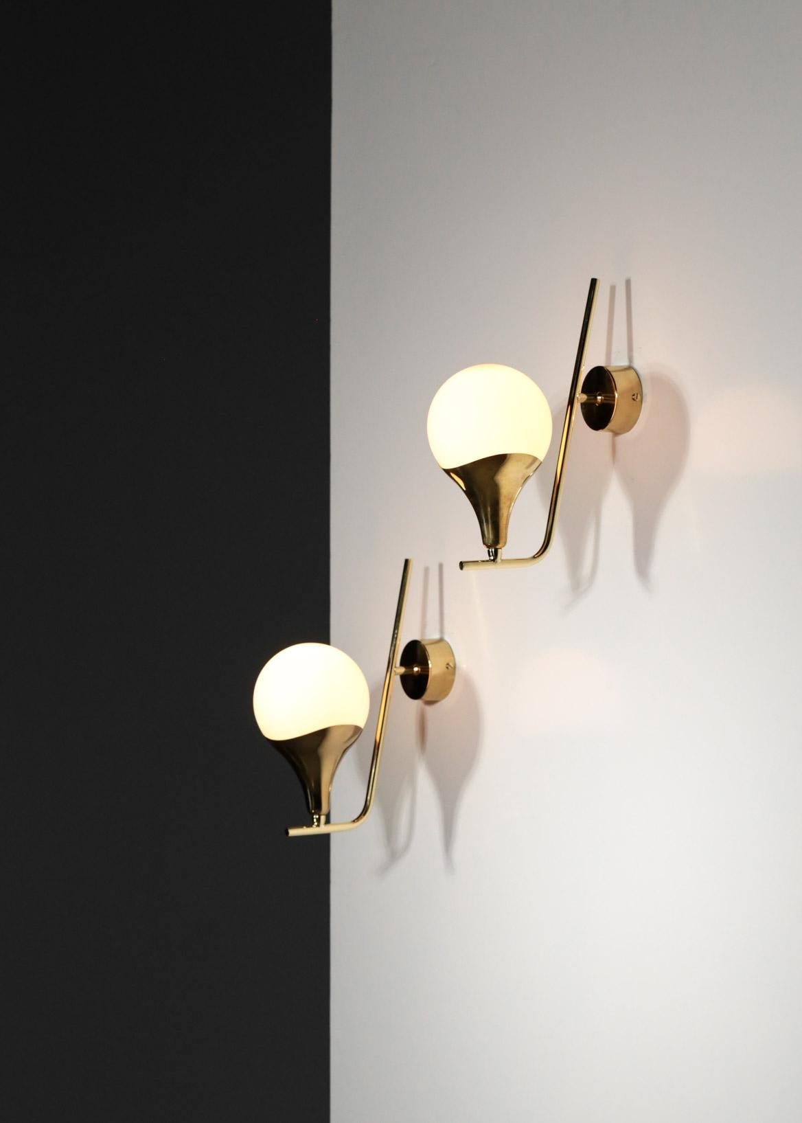 Mid-Century Modern Pair of Modern Wall Light in the Style of Gino Sarfatti, Italian Design For Sale