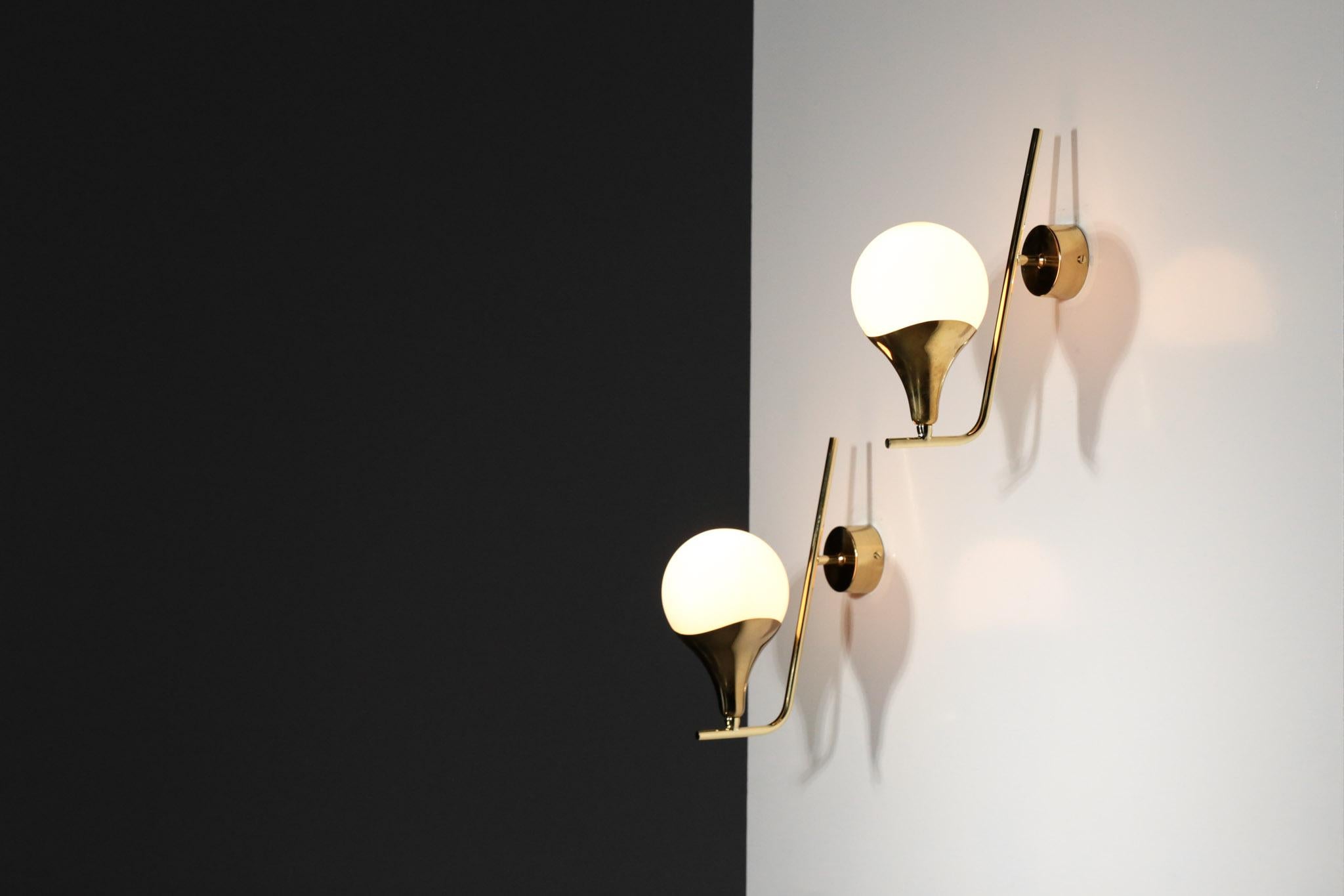 European Pair of Modern Wall Light in the Style of Gino Sarfatti, Italian Design For Sale