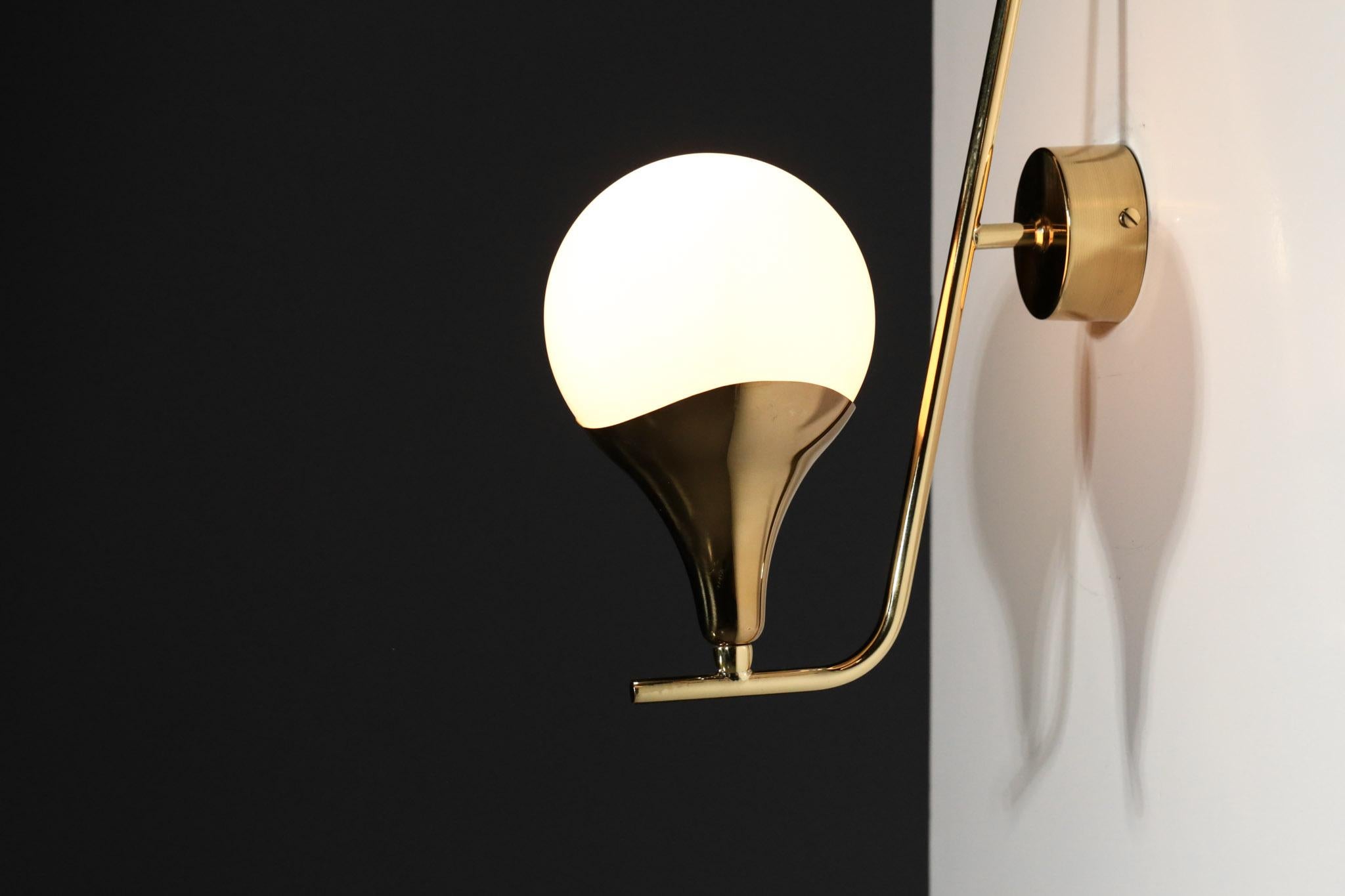 Contemporary Pair of Modern Wall Light in the Style of Gino Sarfatti, Italian Design For Sale