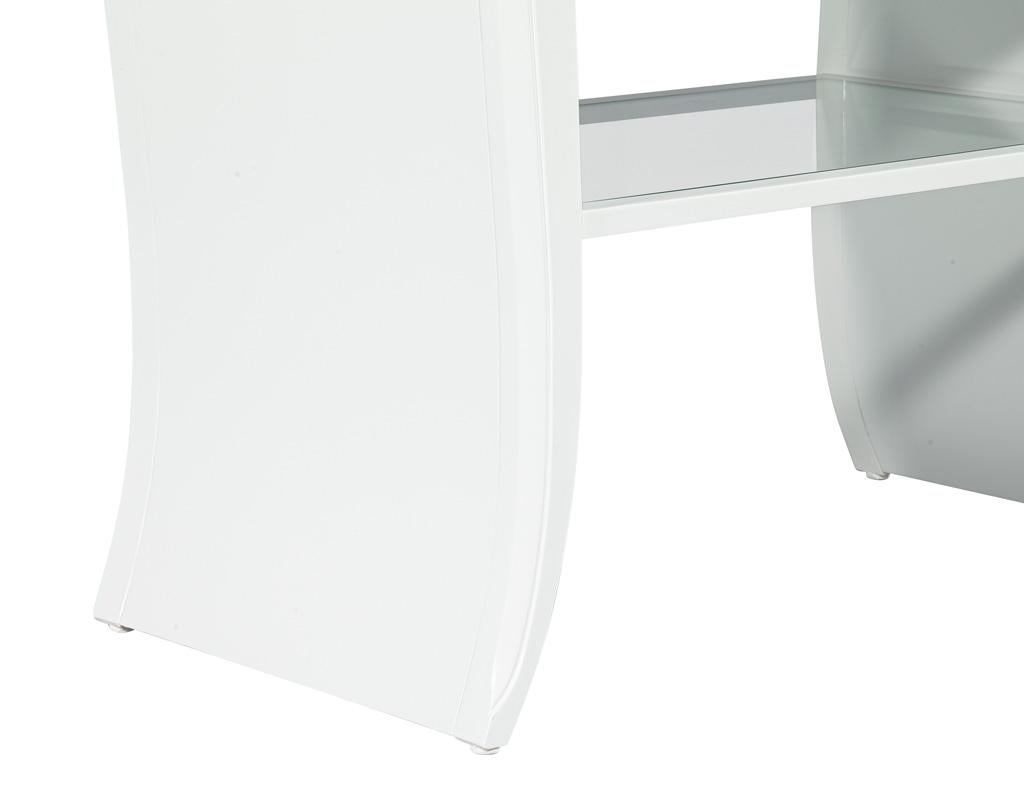 Pair of Modern White Curved Nightstand End Tables For Sale 5