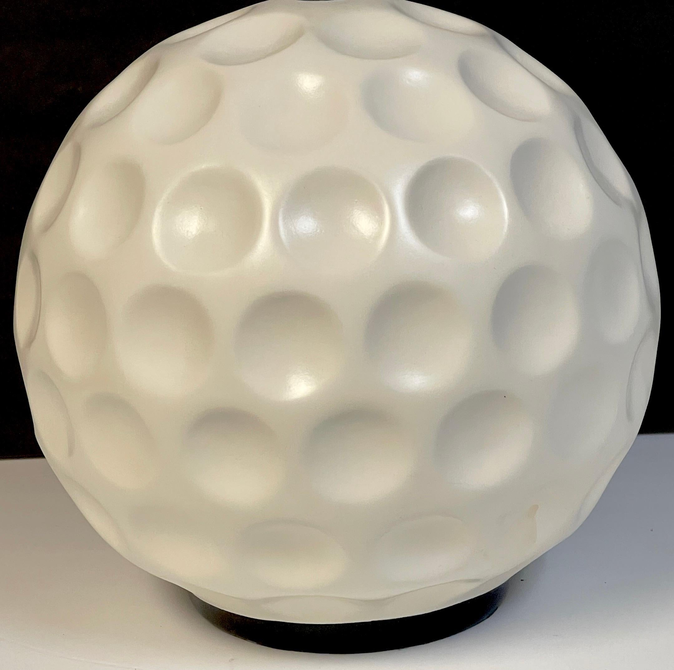 Pair of Modern White Enameled Metal 'Golf Ball' Lamps For Sale 2