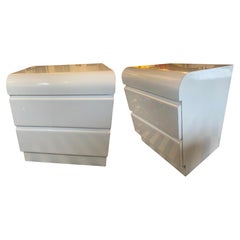 Paire de tables de nuit modernes en stratifié blanc