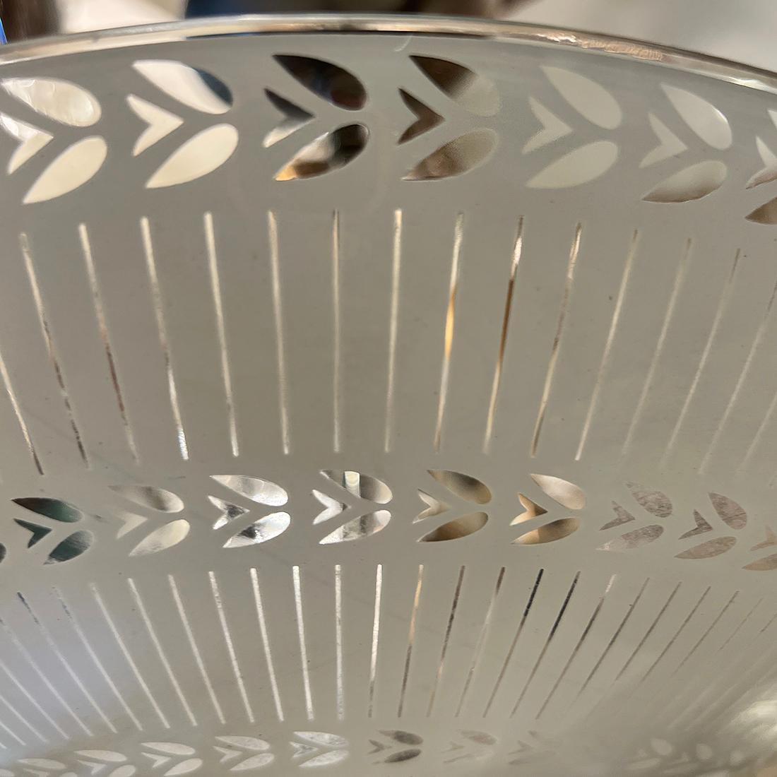 Coppia di lampade in vetro moderno, vendute singolarmente In condizioni buone in vendita a New York, NY