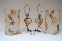 Paar Modernera-Dreibein-Tischlampen aus Kork und Messing mit Glasfaserschirmen und Fiberglas