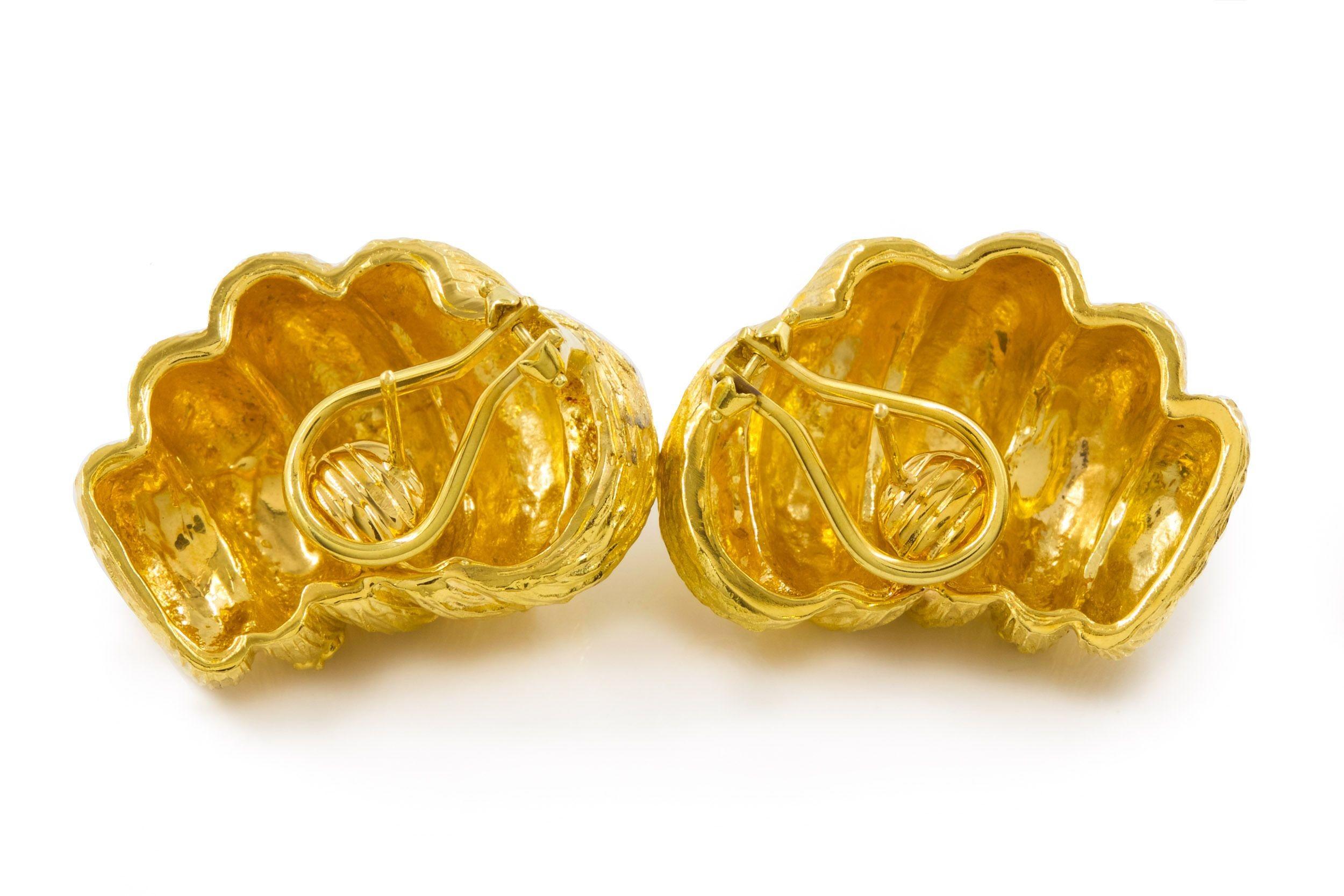 Modernistisches Paar Ohrringe aus 18k Gelbgold mit strukturierten Ohrläppchen im Zustand „Gut“ im Angebot in Shippensburg, PA