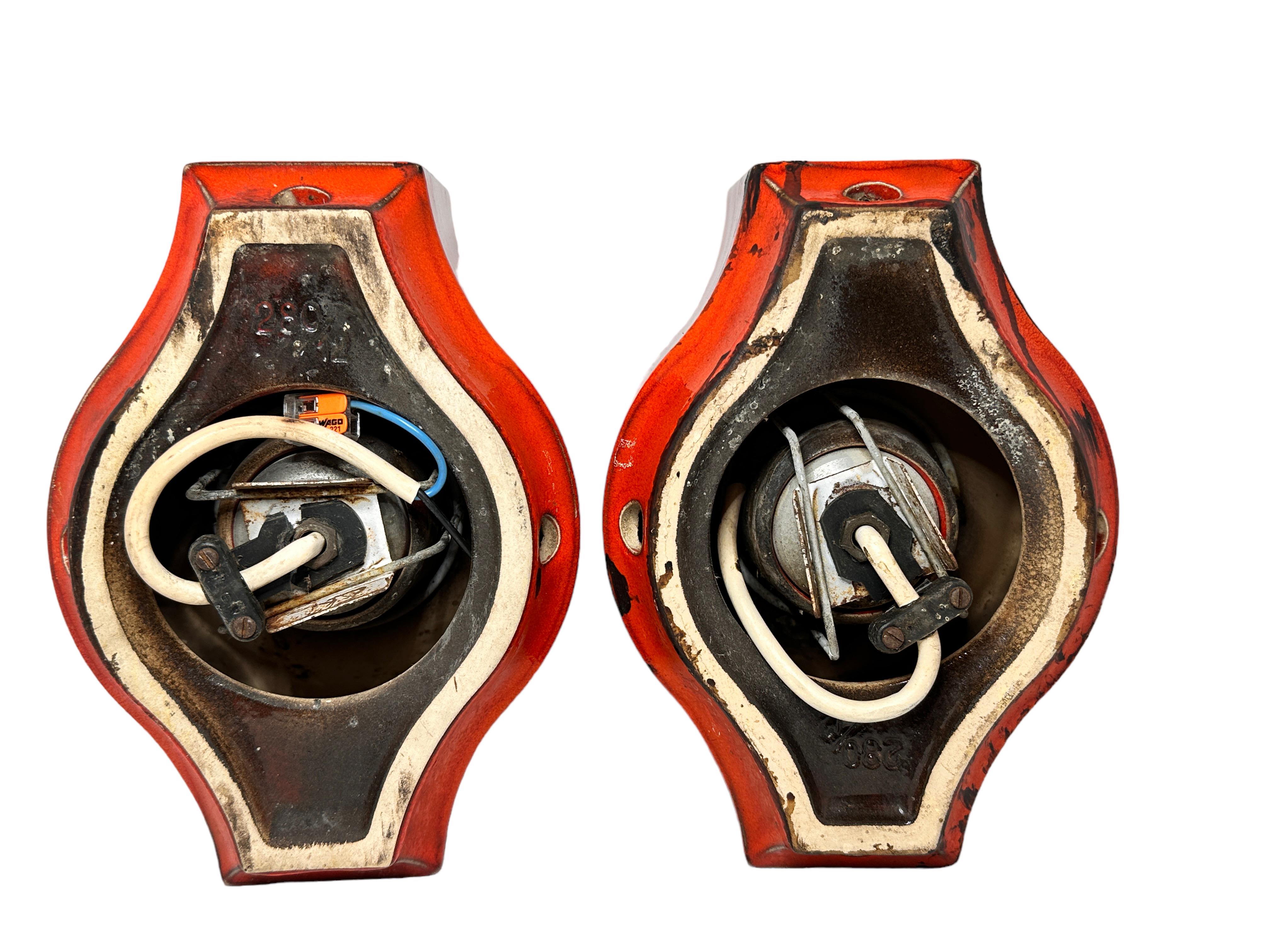 Pair of Modernist 1970s German Ceramic Fat Lava Wall Lights by Pan Leuchten In Good Condition For Sale In Nuernberg, DE