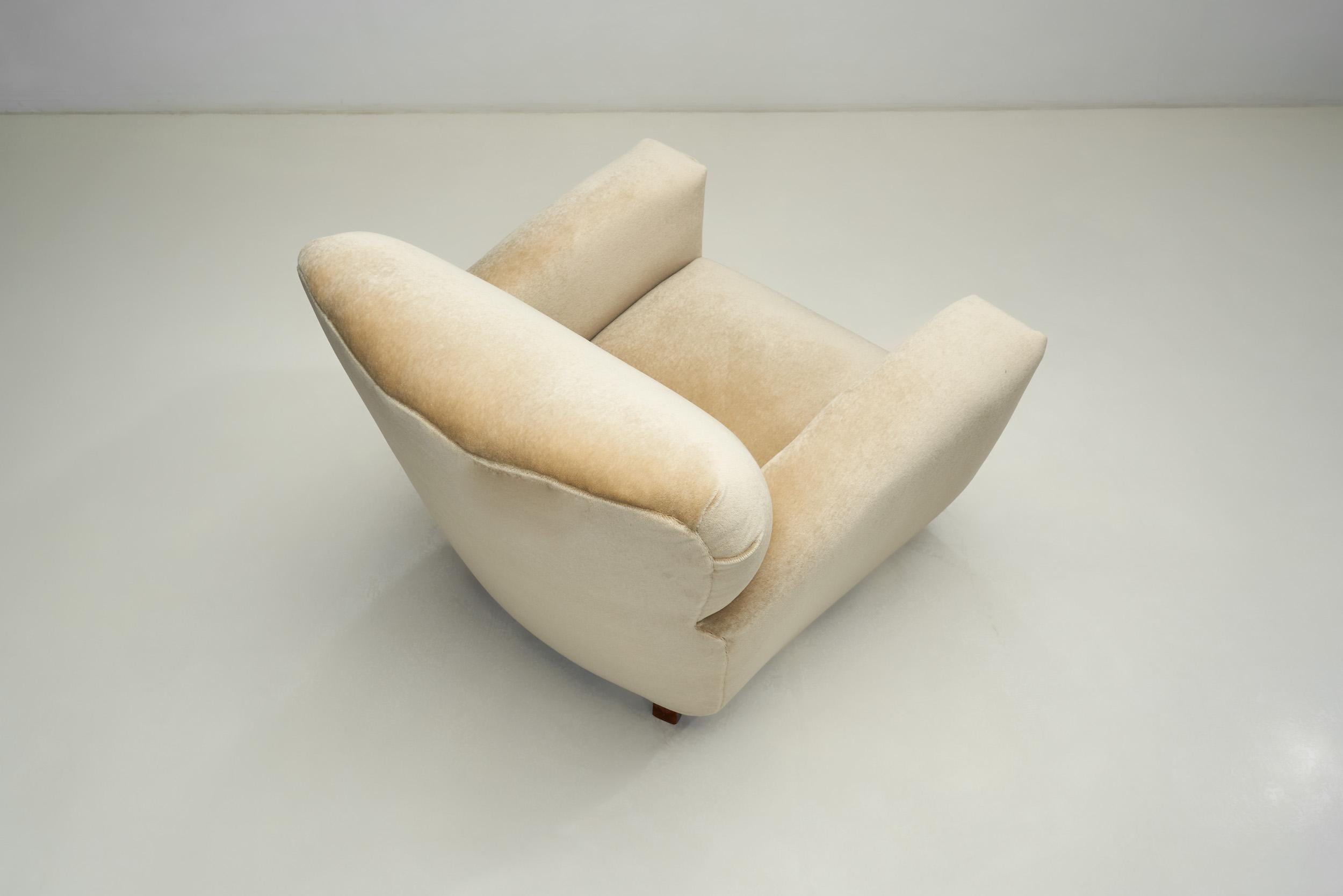 Milieu du XXe siècle Paire de fauteuils modernistes, Italie vers 1950 en vente