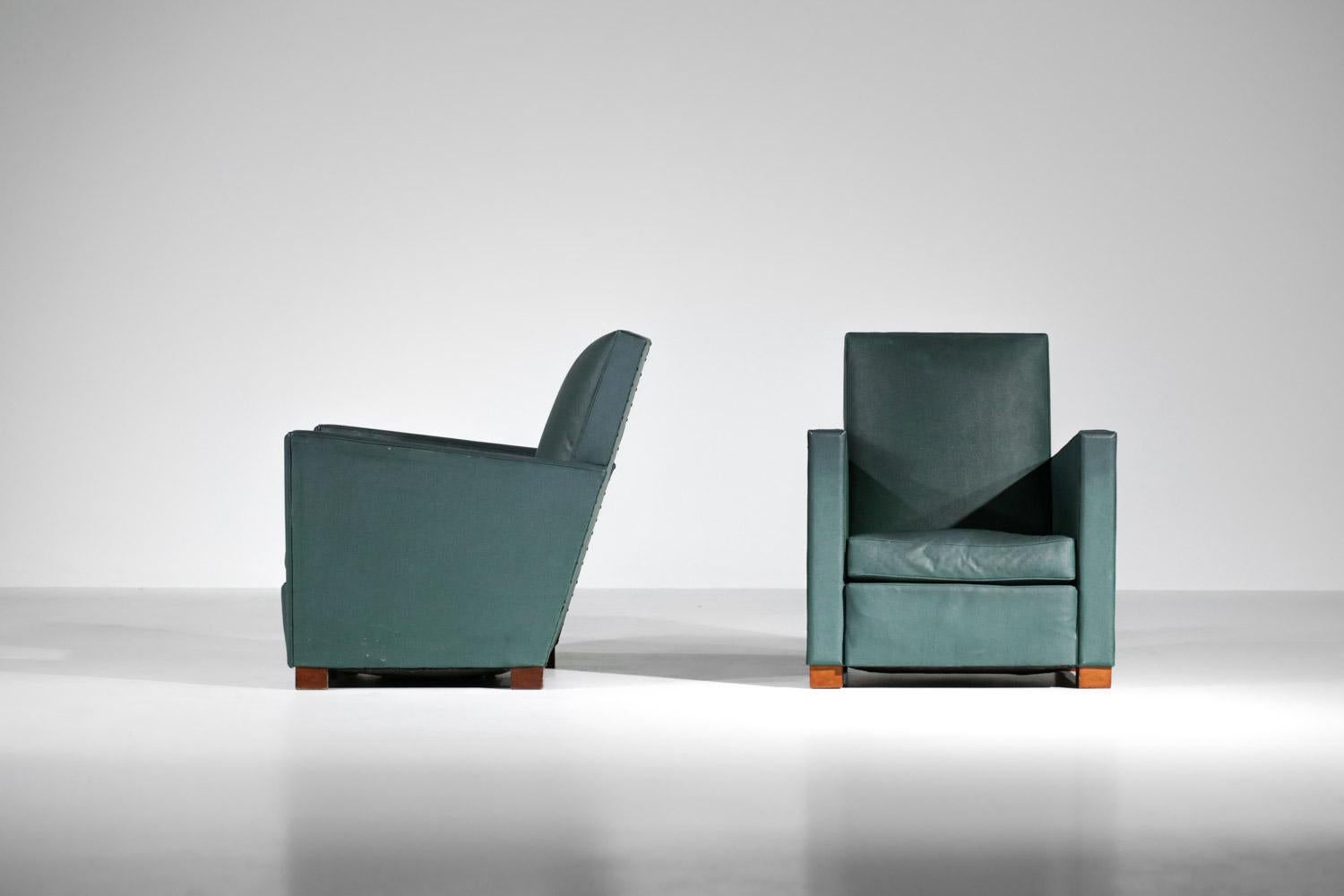 Ein Paar modernistische Art-Déco-Sessel aus grünem Leder im Stil von Jacques Adnet  im Angebot 4