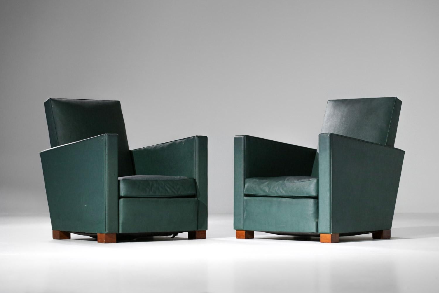 Ein Paar modernistische Art-Déco-Sessel aus grünem Leder im Stil von Jacques Adnet  im Angebot 5