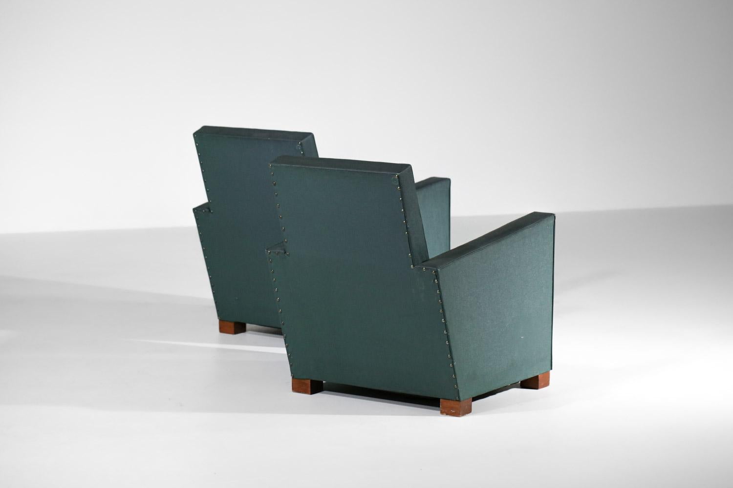 Ein Paar modernistische Art-Déco-Sessel aus grünem Leder im Stil von Jacques Adnet  im Angebot 8