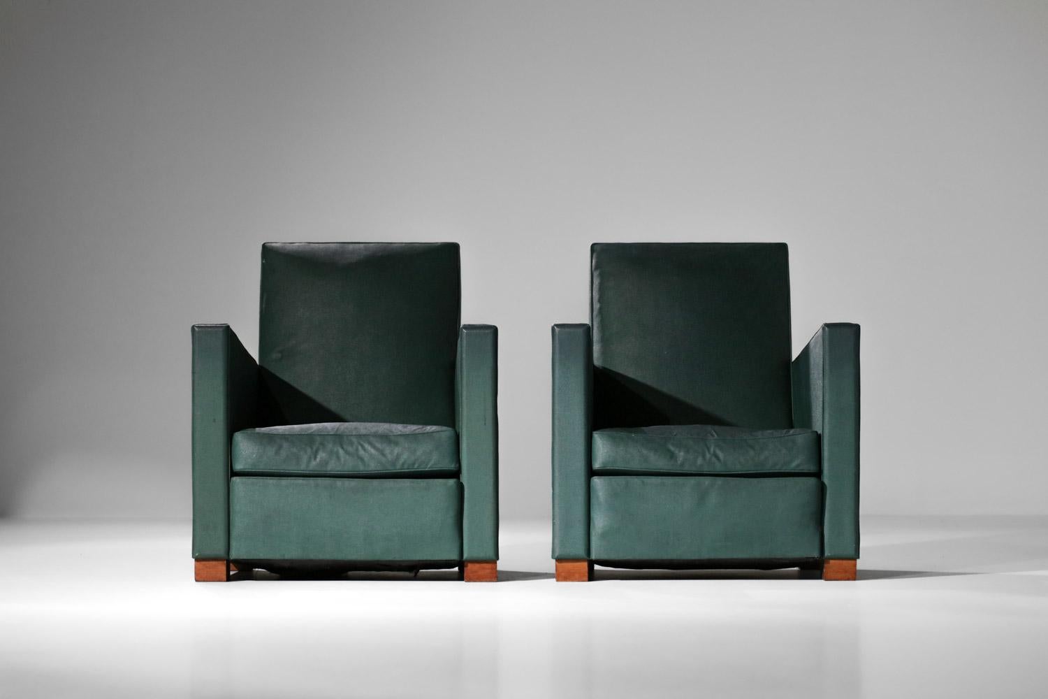 Ein Paar modernistische Art-Déco-Sessel aus grünem Leder im Stil von Jacques Adnet  im Angebot 10
