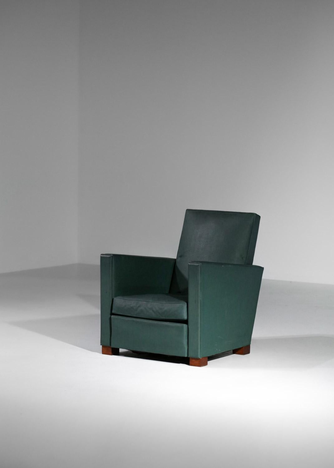 Ein Paar modernistische Art-Déco-Sessel aus grünem Leder im Stil von Jacques Adnet  (Art déco) im Angebot