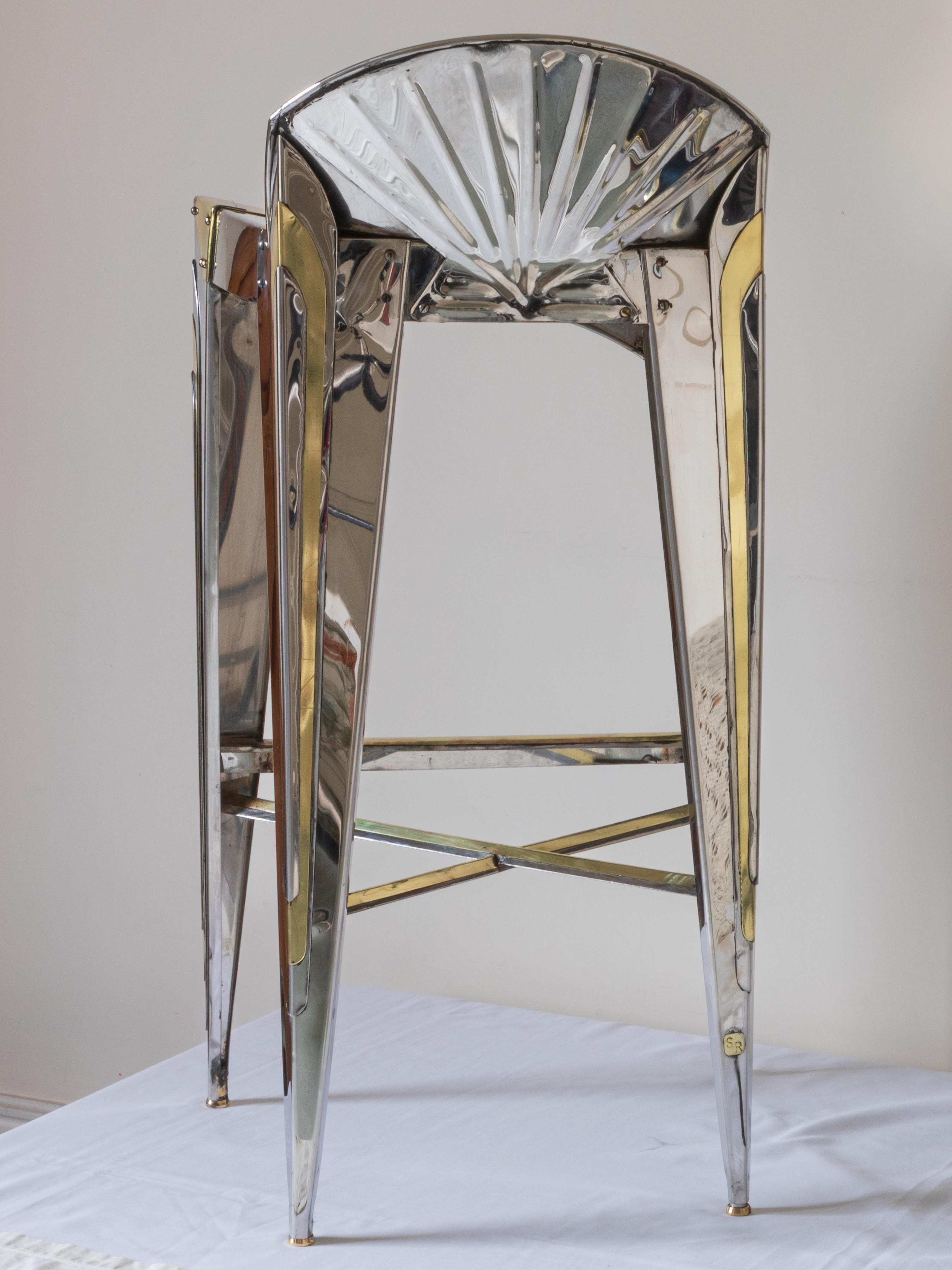 Soudé Paire de tabourets de bar Art déco modernistes de Sam Rush en acier inoxydable et laiton en vente