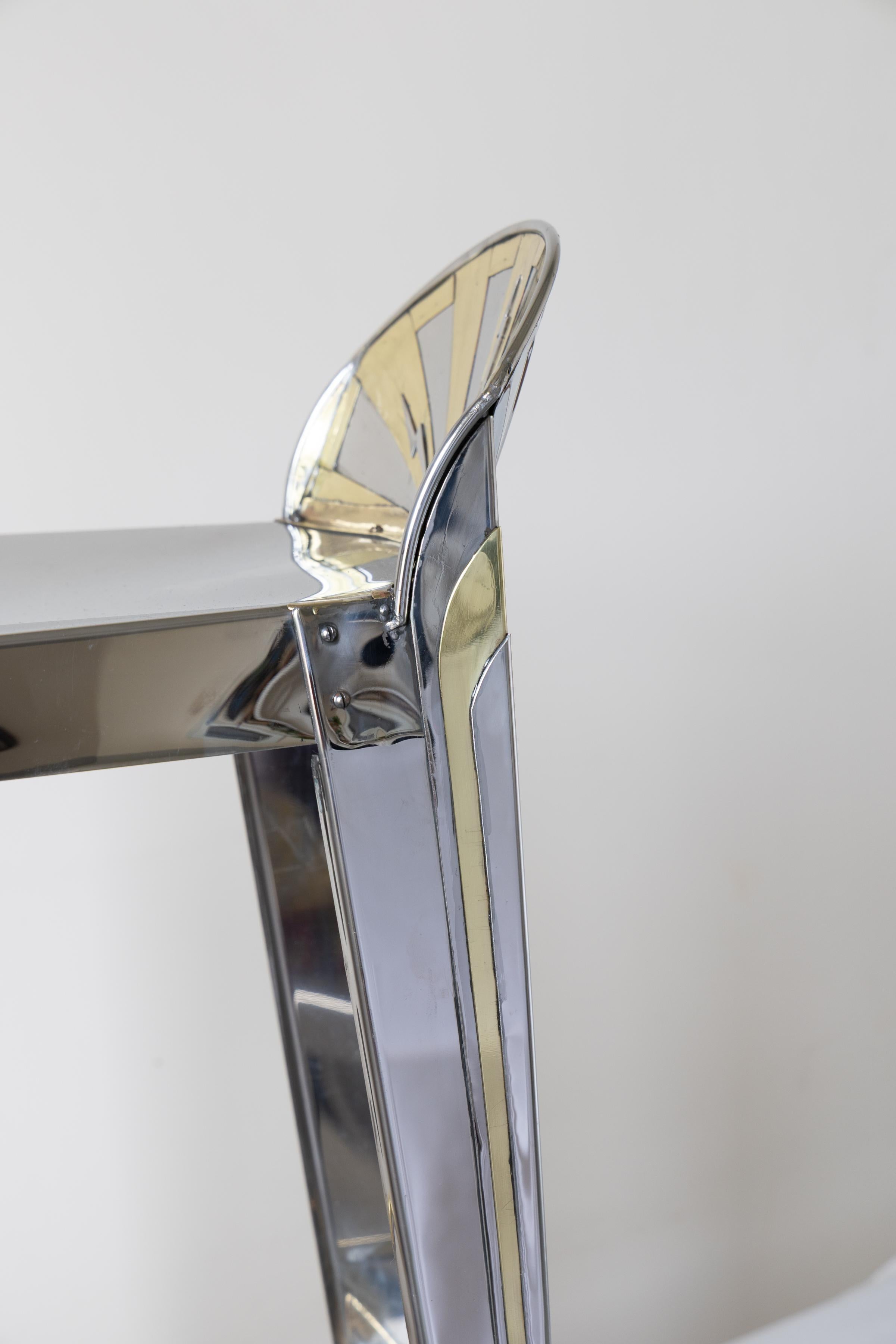 Paire de tabourets de bar Art déco modernistes de Sam Rush en acier inoxydable et laiton en vente 1