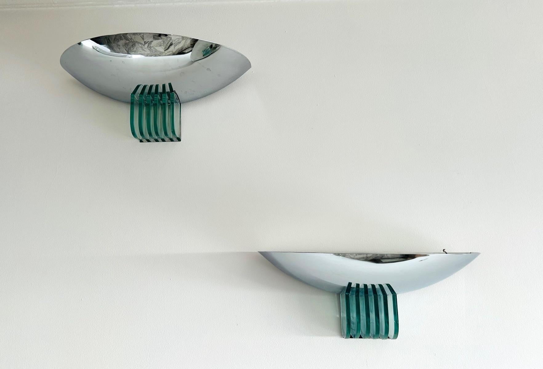 Français Paire d'appliques modernistes de style art déco datant des années 80. en vente