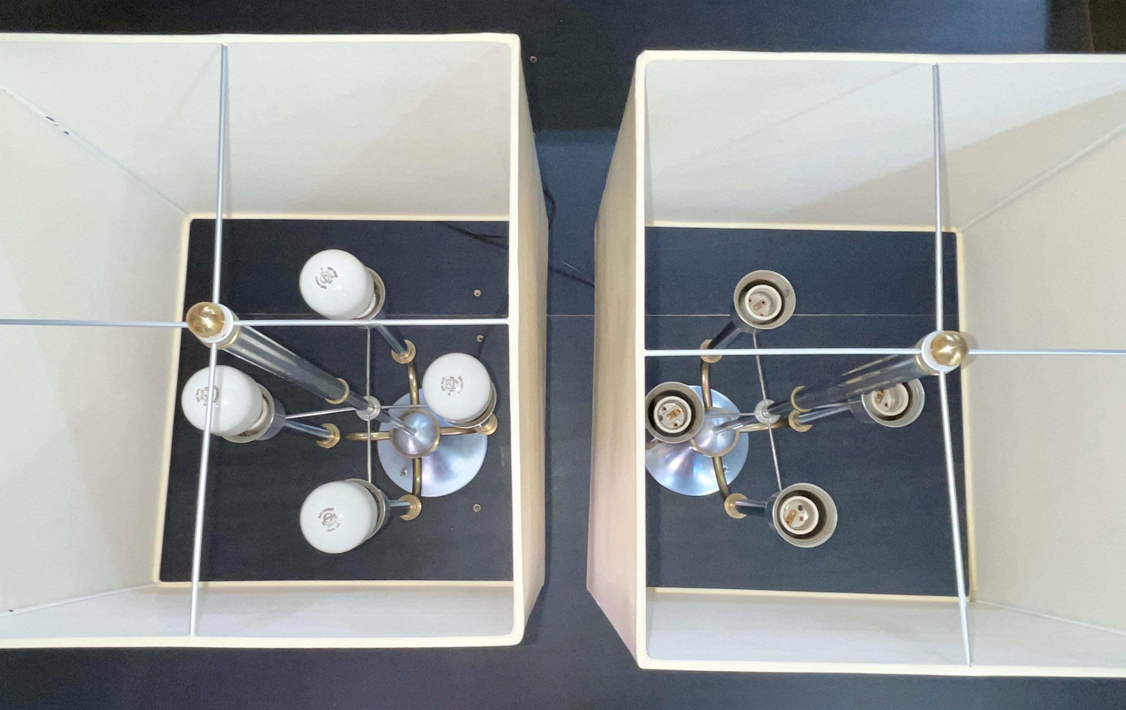 Modernistische Bouillotte-Tischlampen aus Nickel und Messing, Paar im Angebot 13