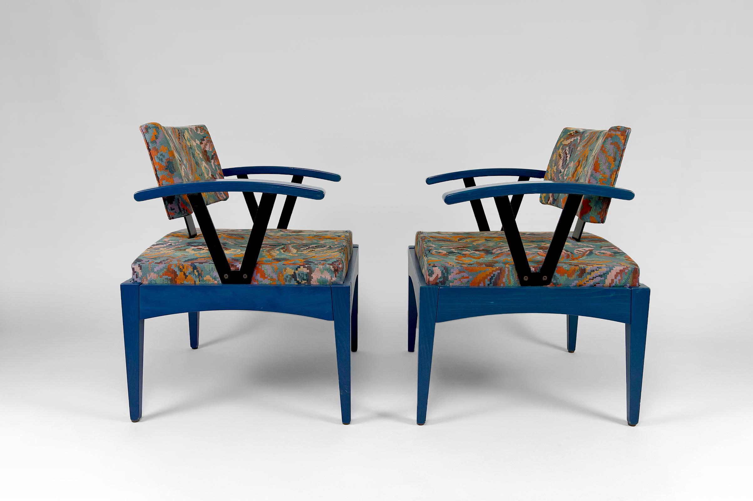 Modern Pair of modernist Baumann armchairs, France, 1970s/80s For Sale